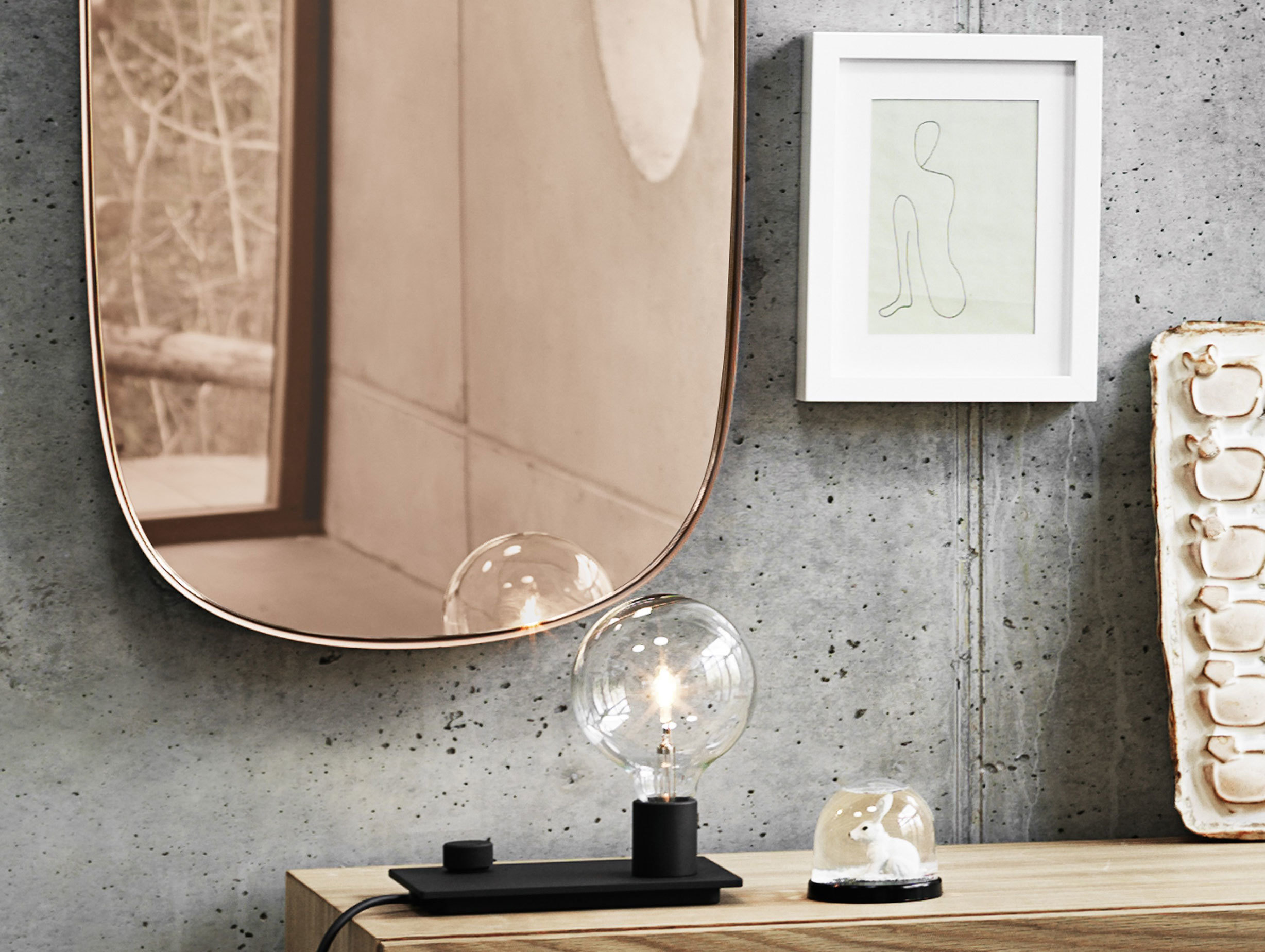 Muuto Framed Mirror Small Rose Detail Anderssen Voll