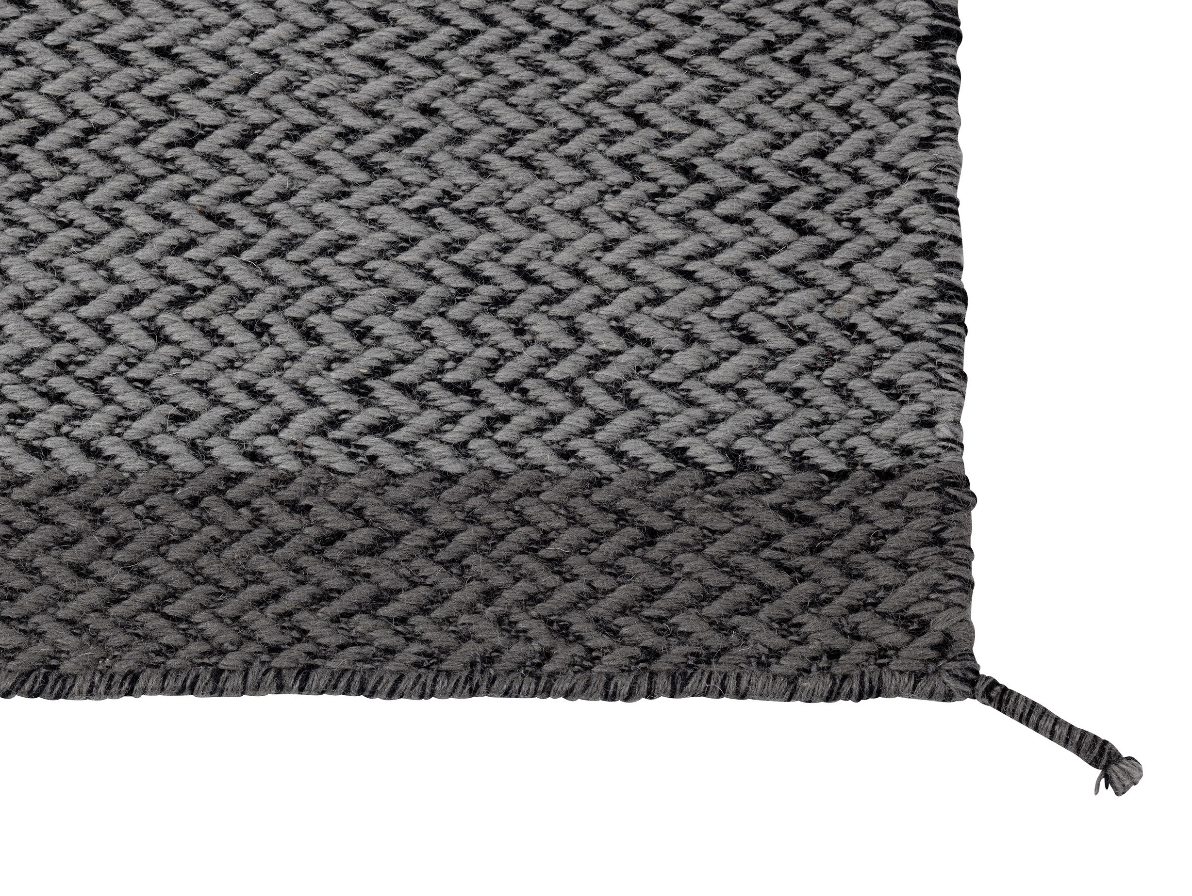 Muuto Ply Rug Dark Grey Detail Margrethe Odgaard