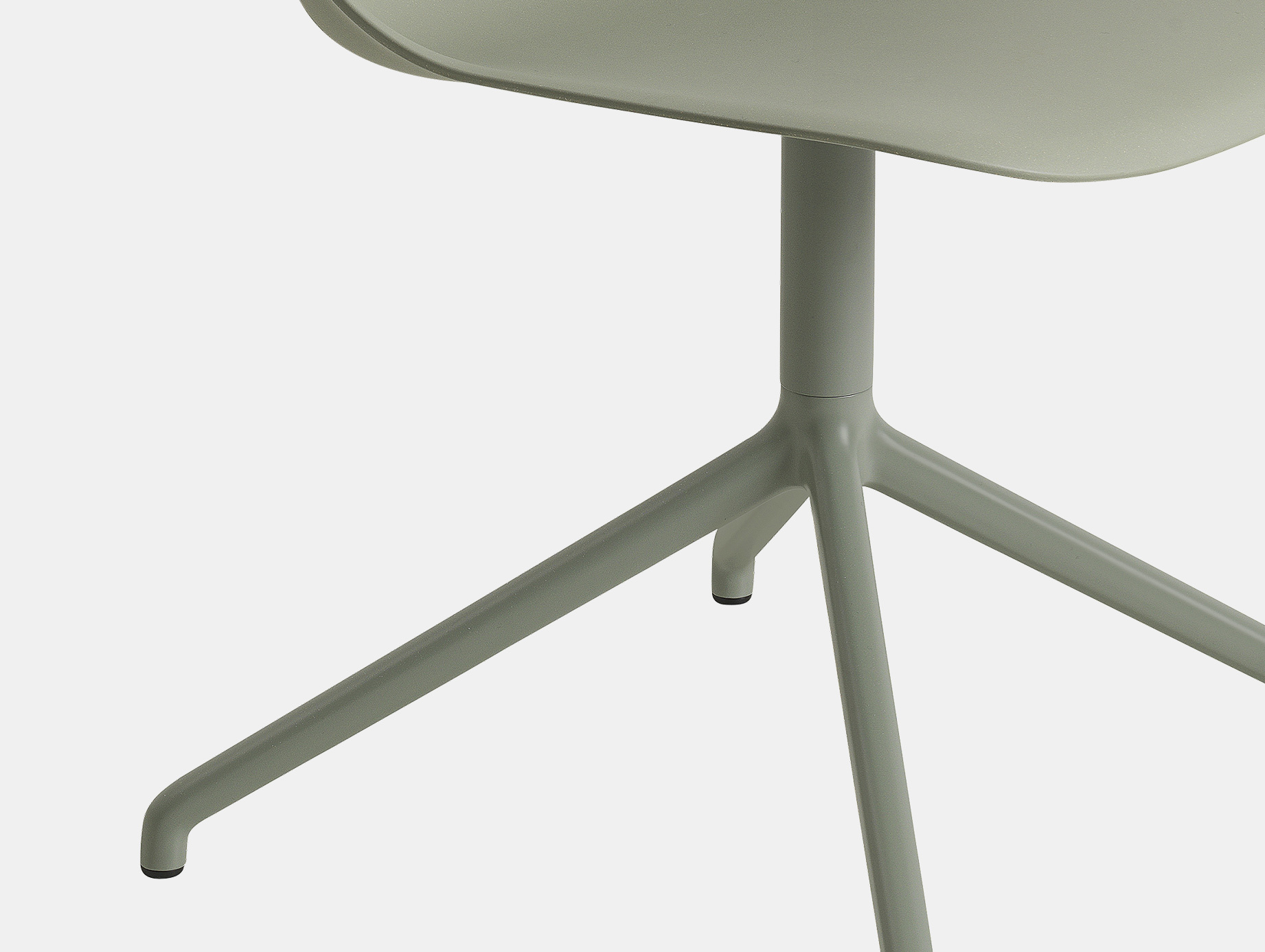 Muuto fiber swivel side chair cls2