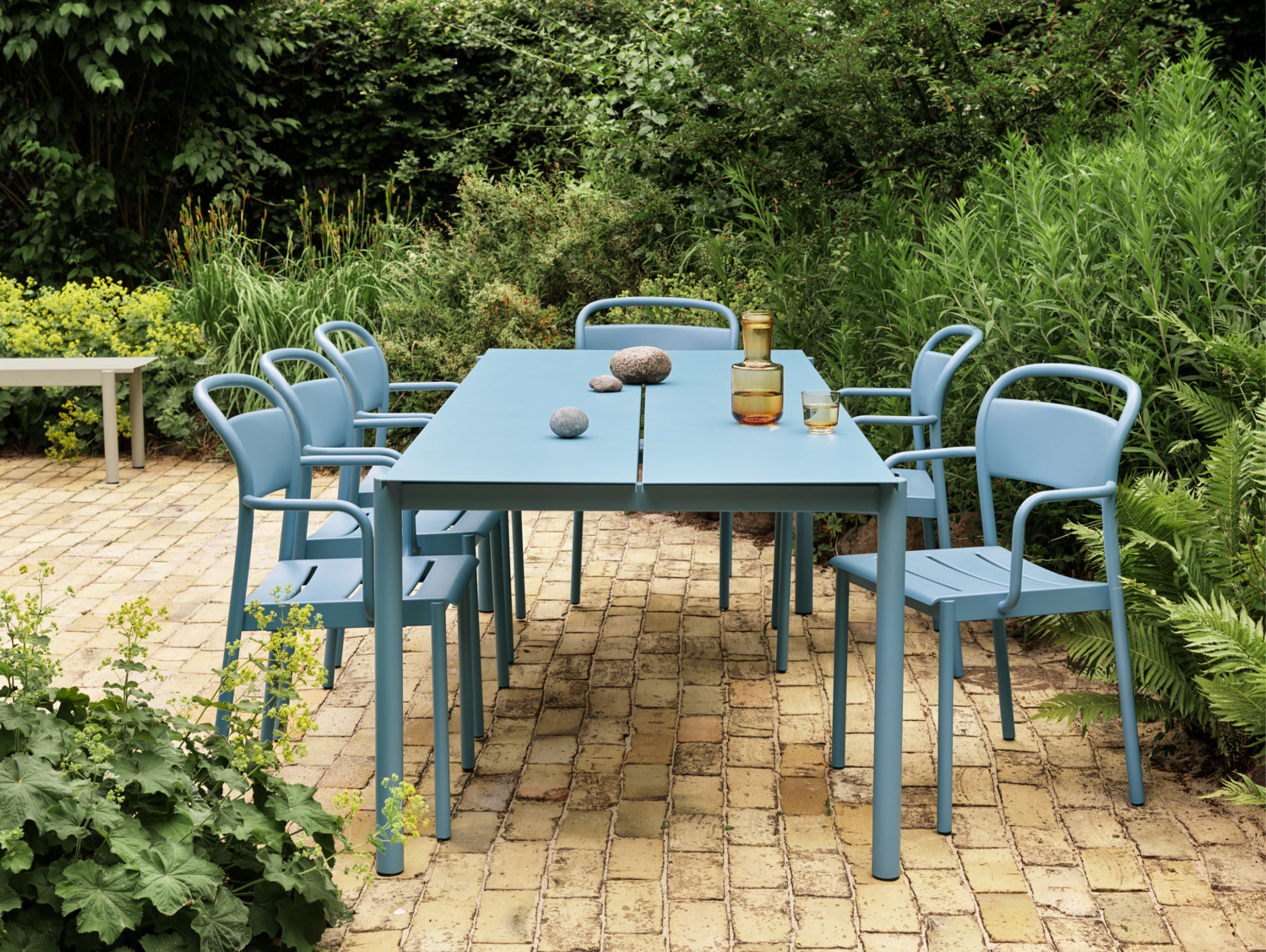 Muuto linear steel armchair pale blue ls1