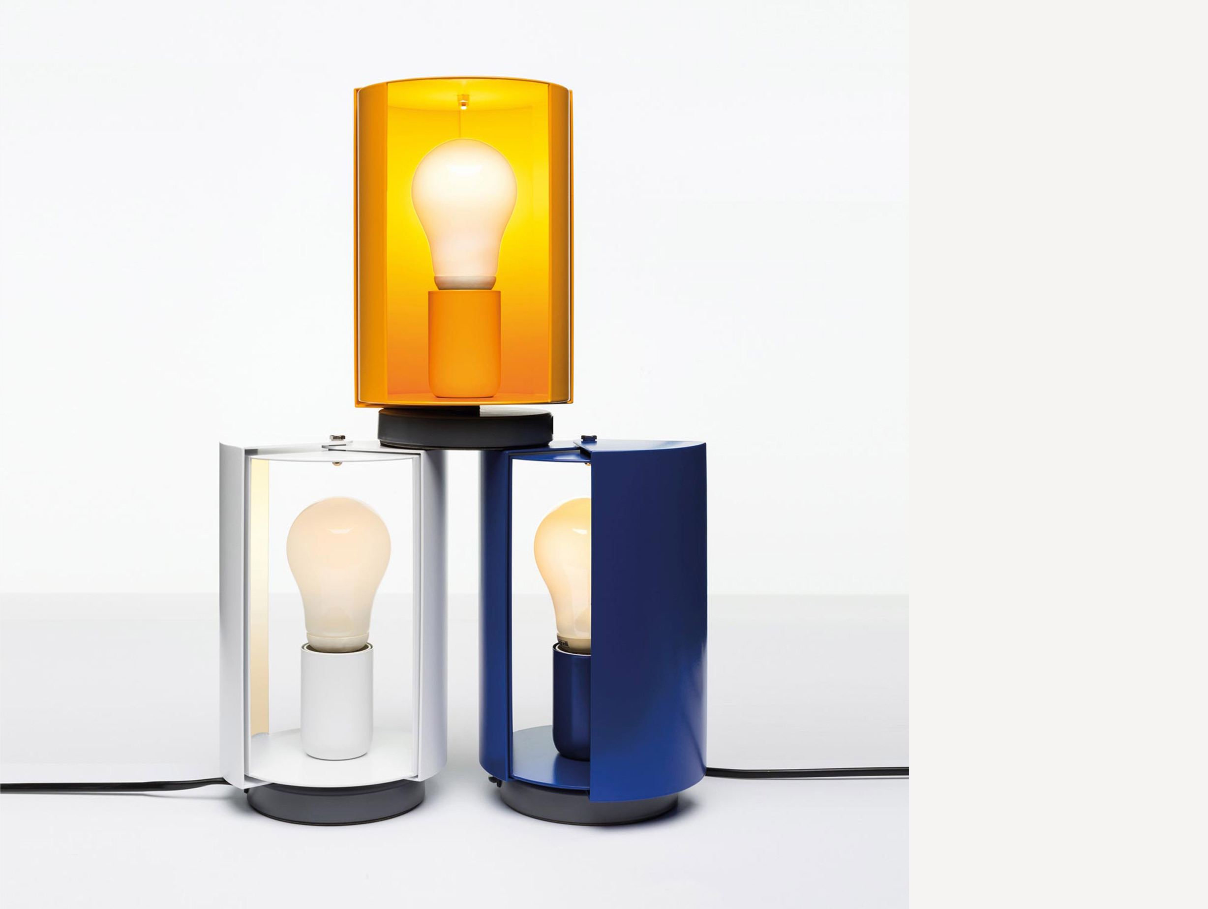 Nemo lighting charlotte perinand pivonte a poser lifestyle