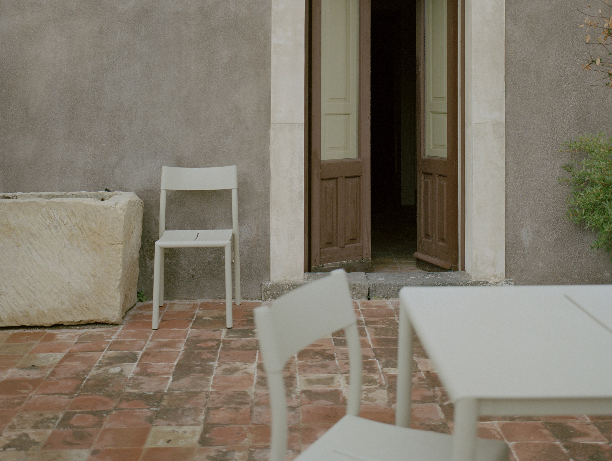 New works hannes fritz may chair lifestyle4