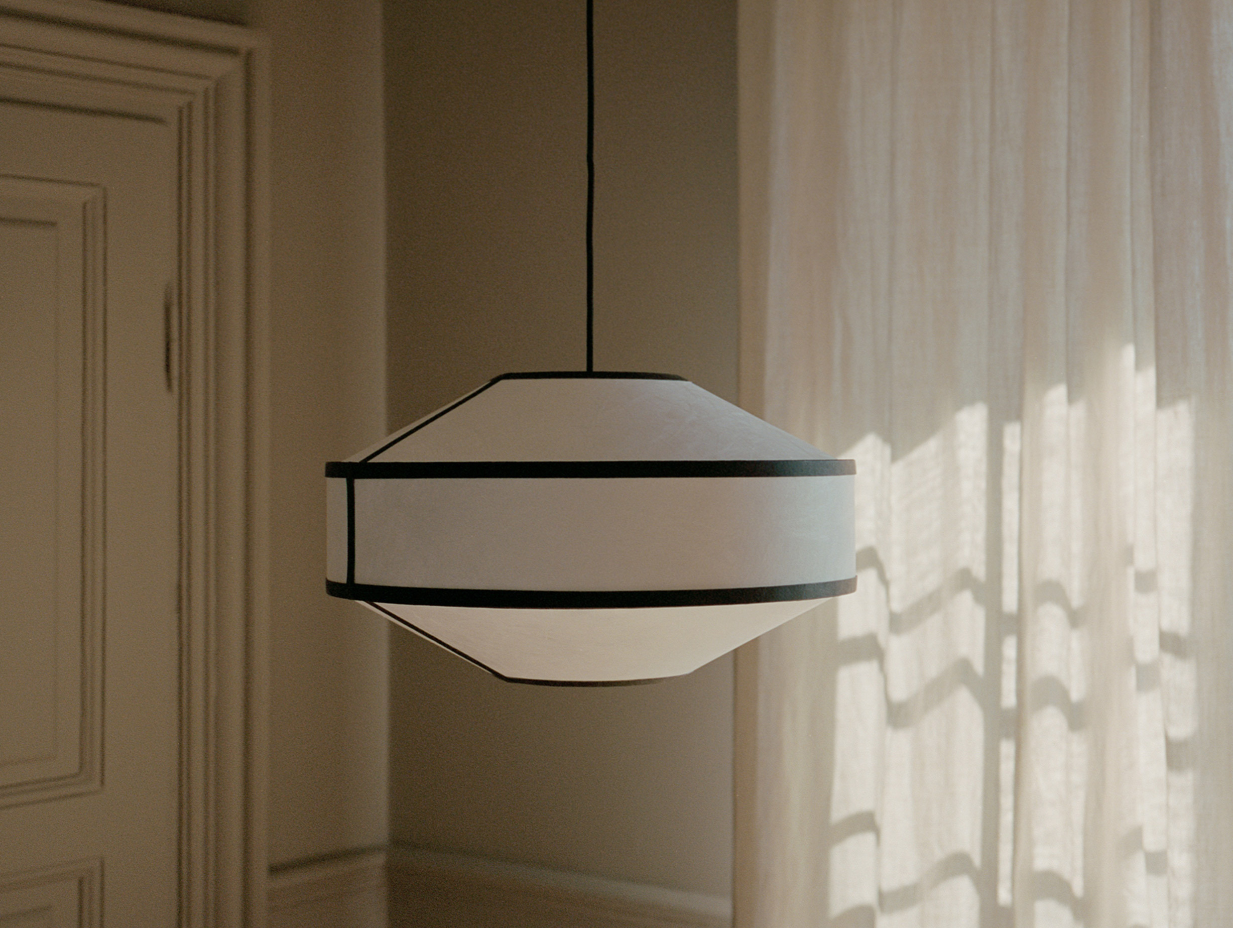 New works panter tourron kite pendant lamp black white lifestyle3