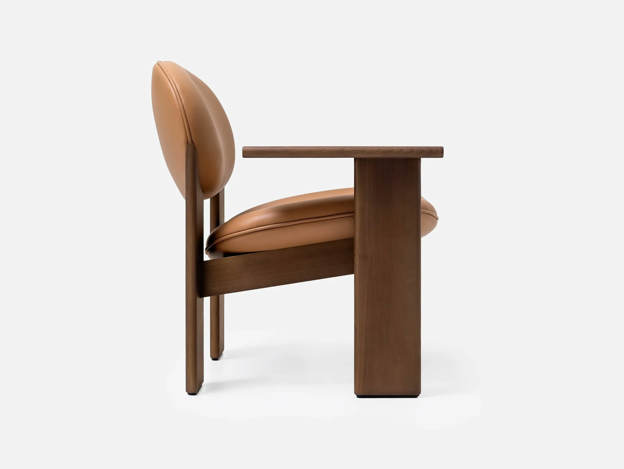 Noom archipen lounge chair story 3