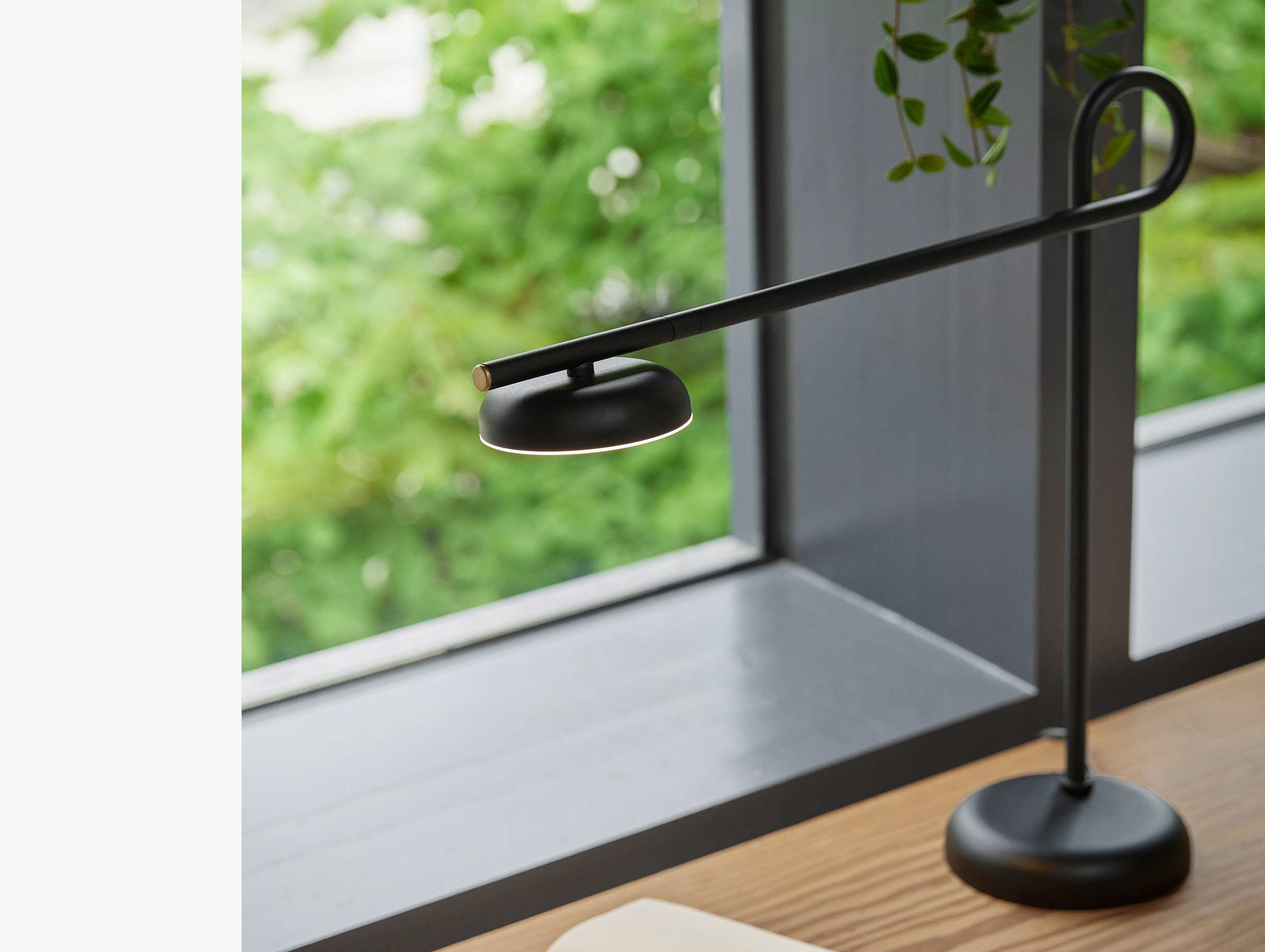 Northern gridy salto table lamp lifestyle2