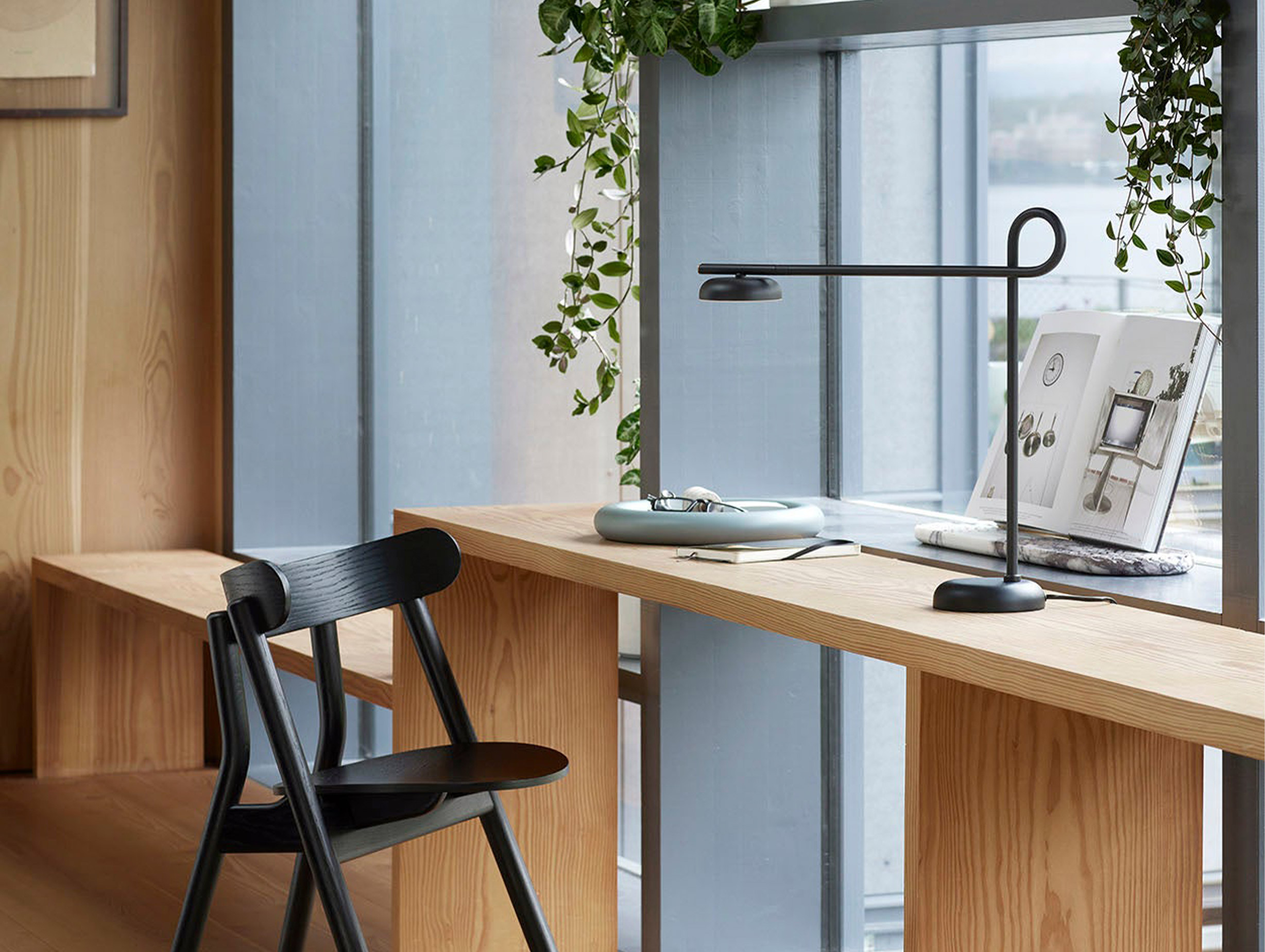 Northern gridy salto table lamp lifestyle3