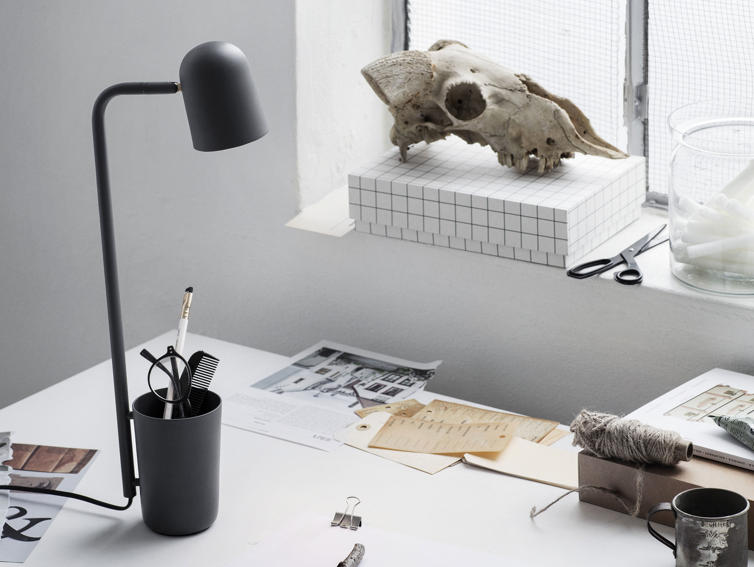 Northern Lighting Buddy Dark Grey Desk