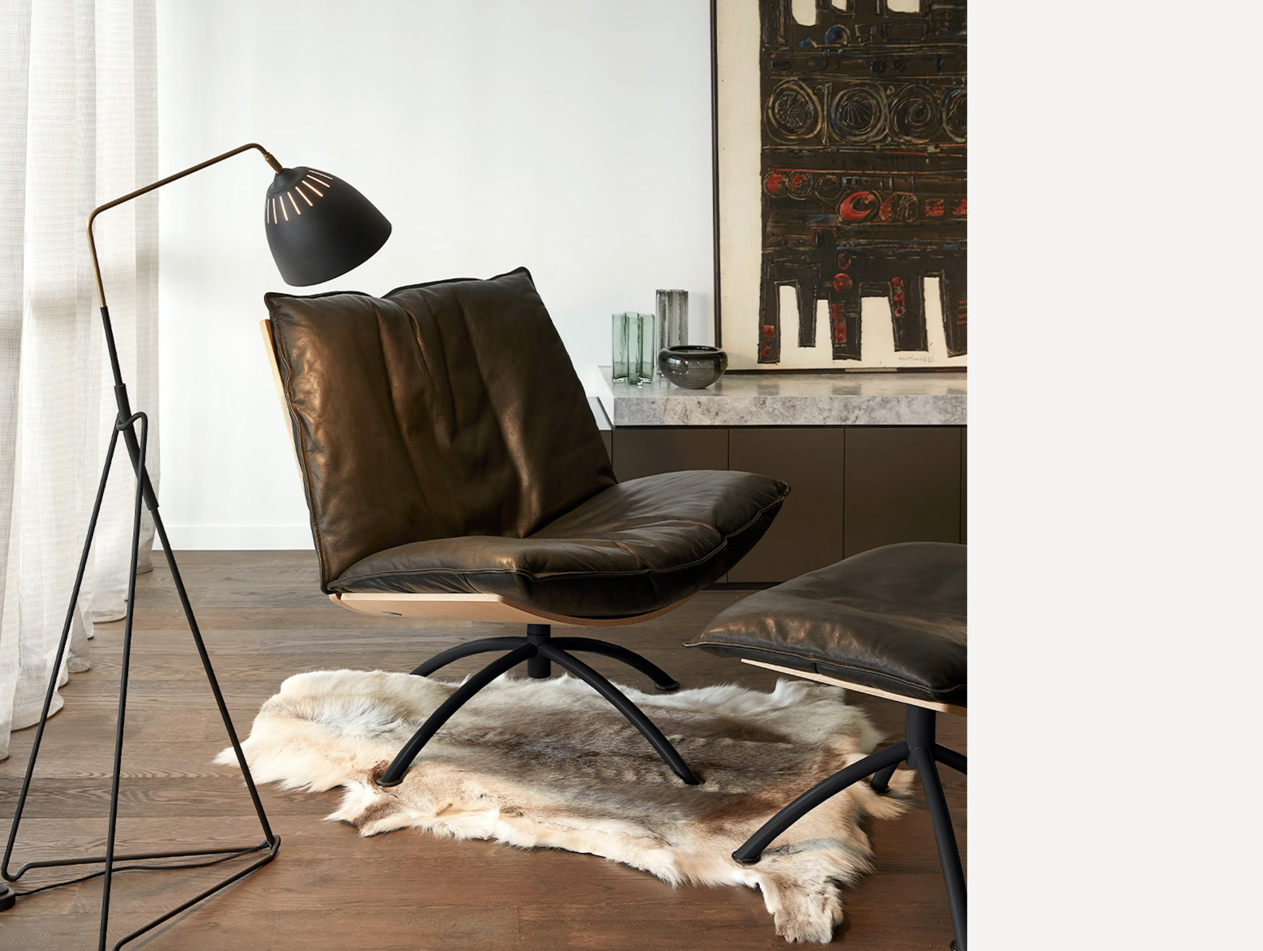 Orsjo jenny back lean floor lamp black brass lifestyle