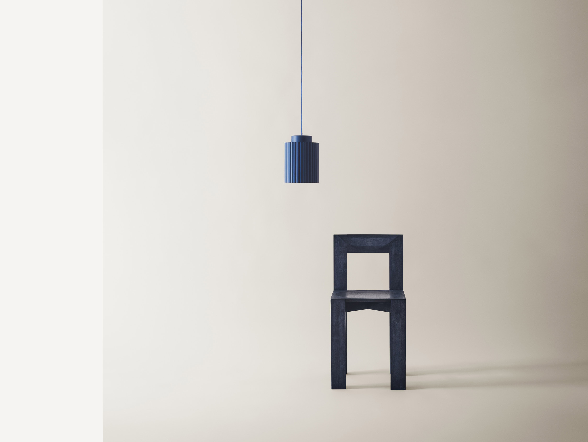 Pholc Donna Pendant Light 18 midnight blue Nina Jobs ls