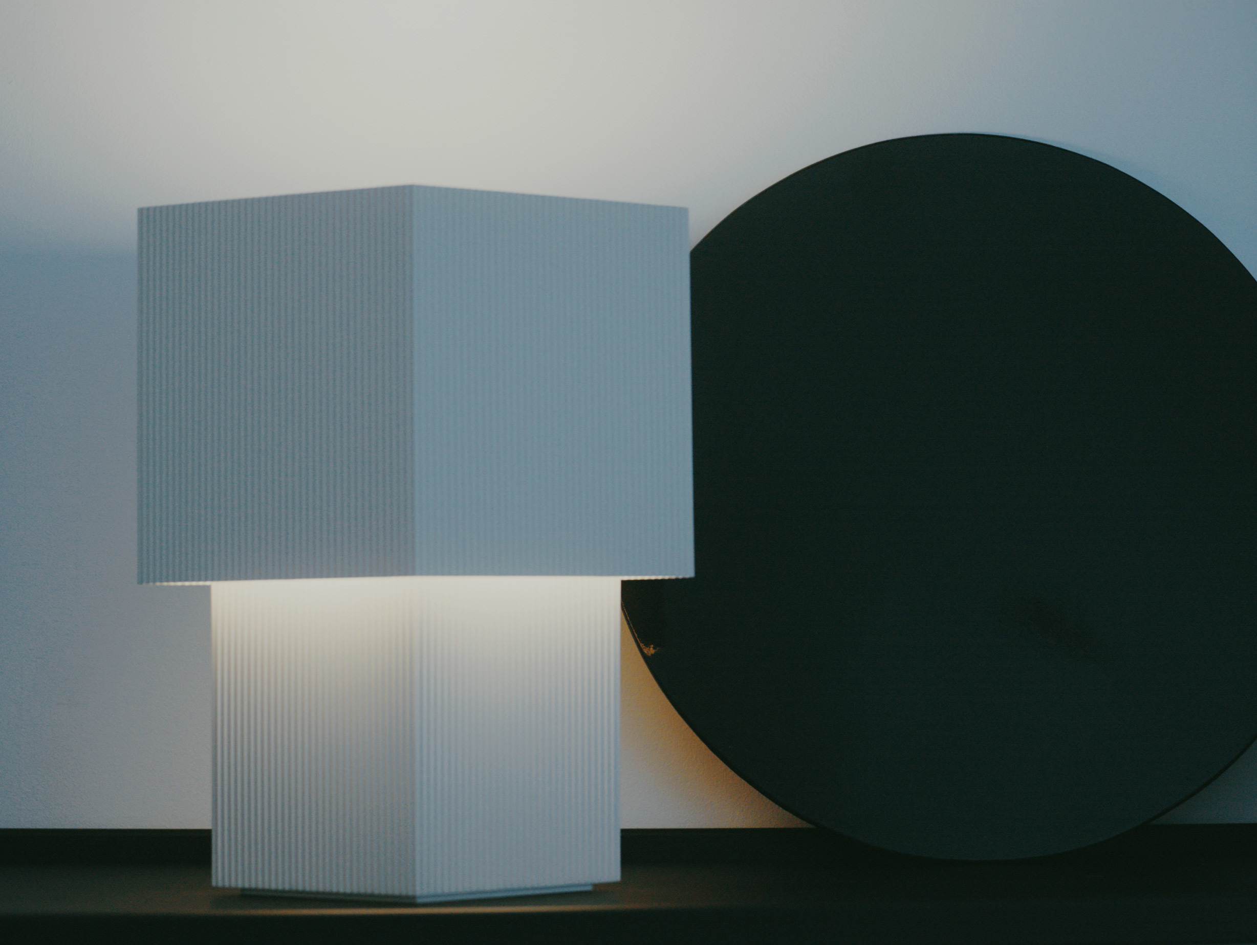 Pholc broberg ridderstrale romb table lamp lifestyle3