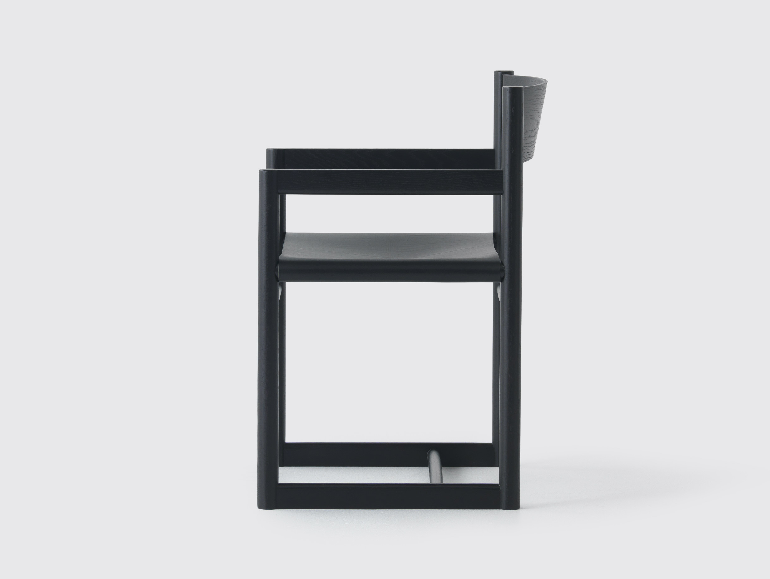 Passenger chair resident simon james natural mustang lifestyle3