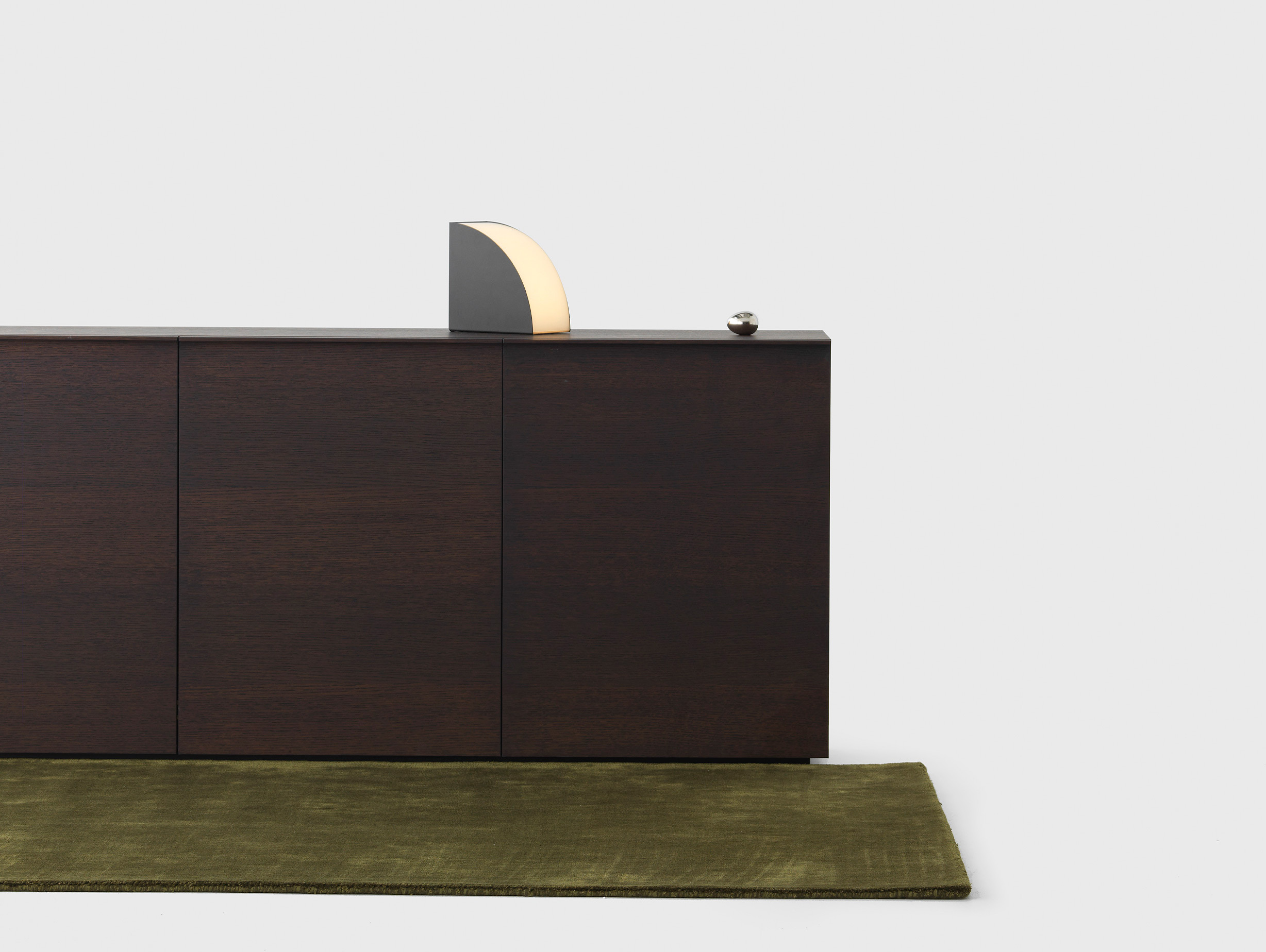 Resident estudio persona phase table light lifestyle2