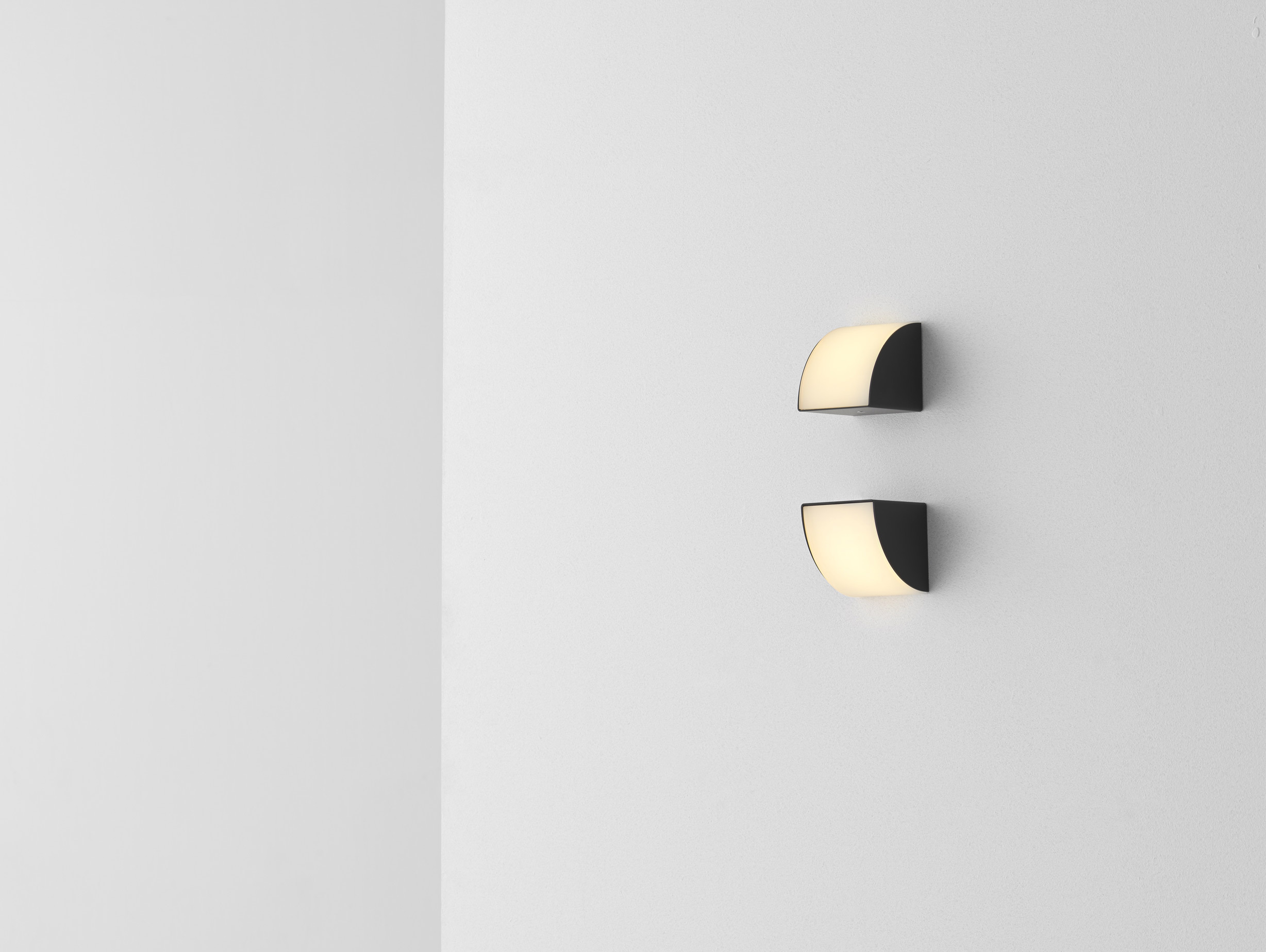 Resident estudios persona phase wall light lifestyle