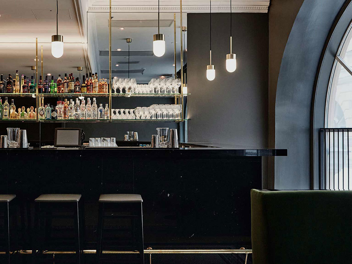 Rubn vox pendant light Le Roy bar