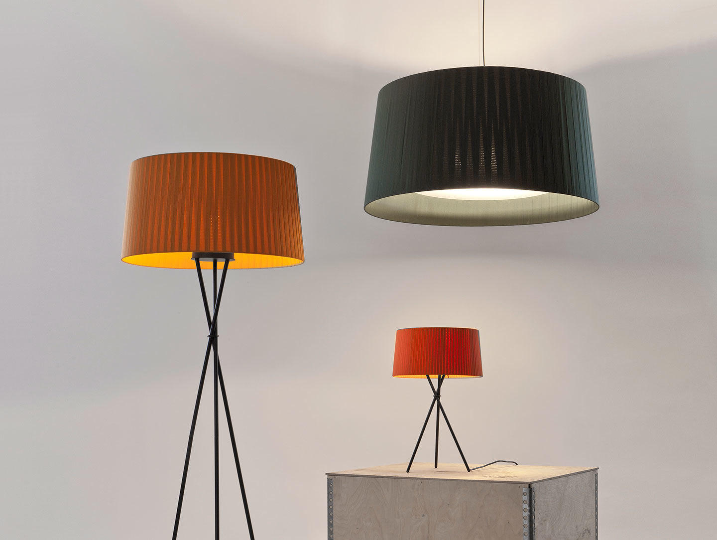 Santa And Cole Tripode Group