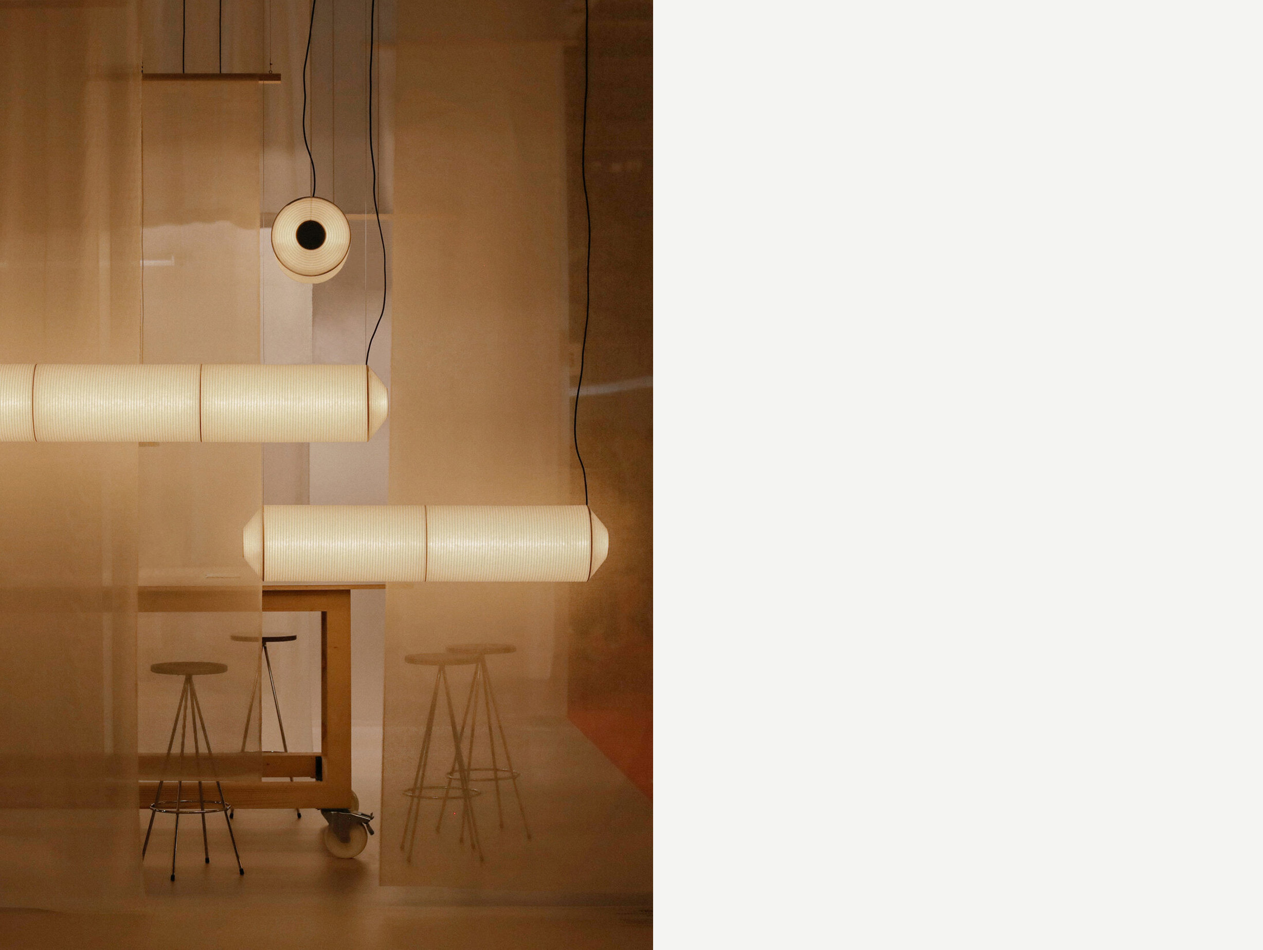 Santa cole anothony dickens tekio horizontal pendant light lifestyle3