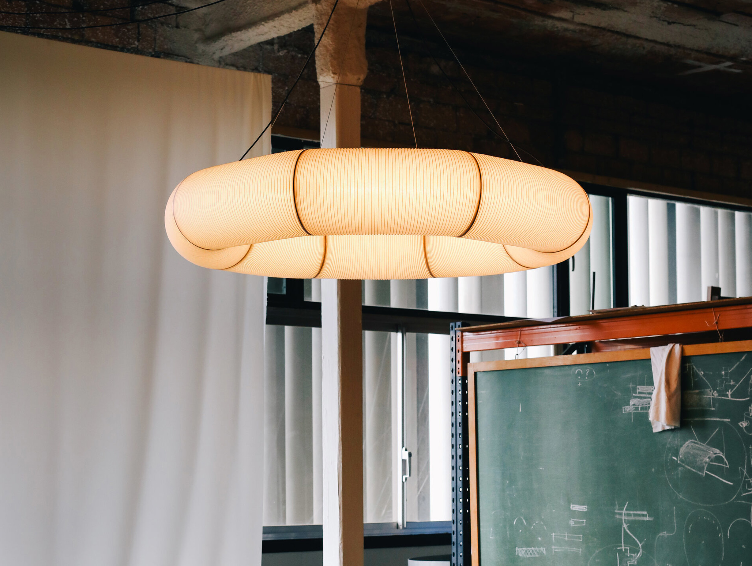 Santa cole anthony dickens tekio circular pendant light lifestyle4