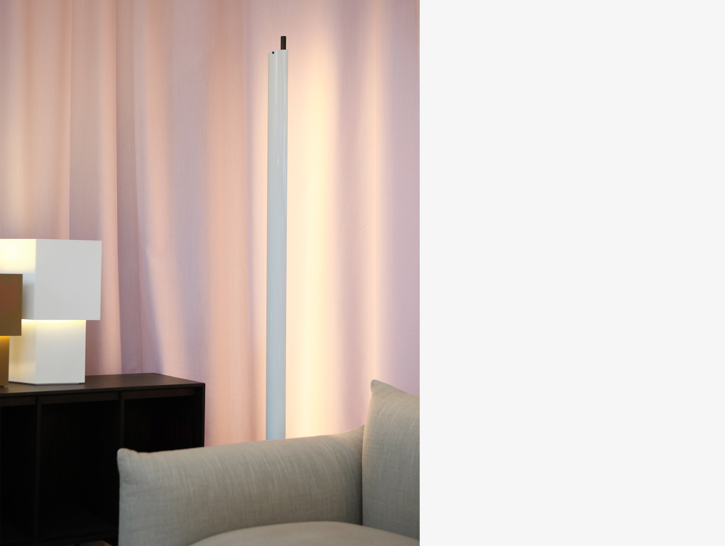 Santa cole antoni arola lamina 165 floor light lifestyle