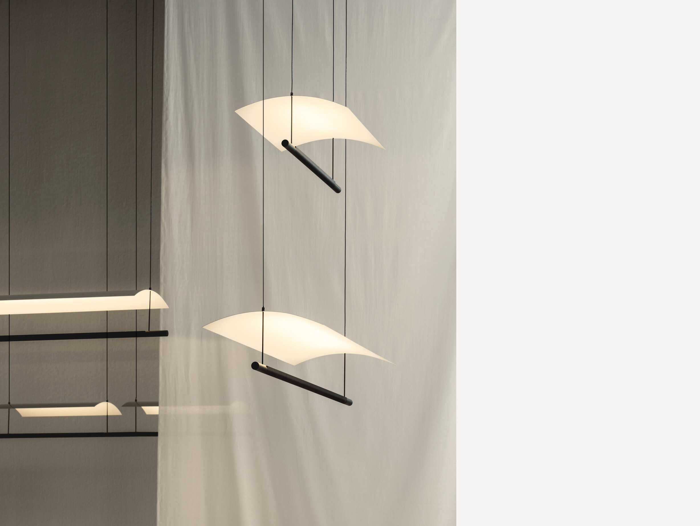 Santa cole antoni arola lamina 45 85 pendant lifestyle3