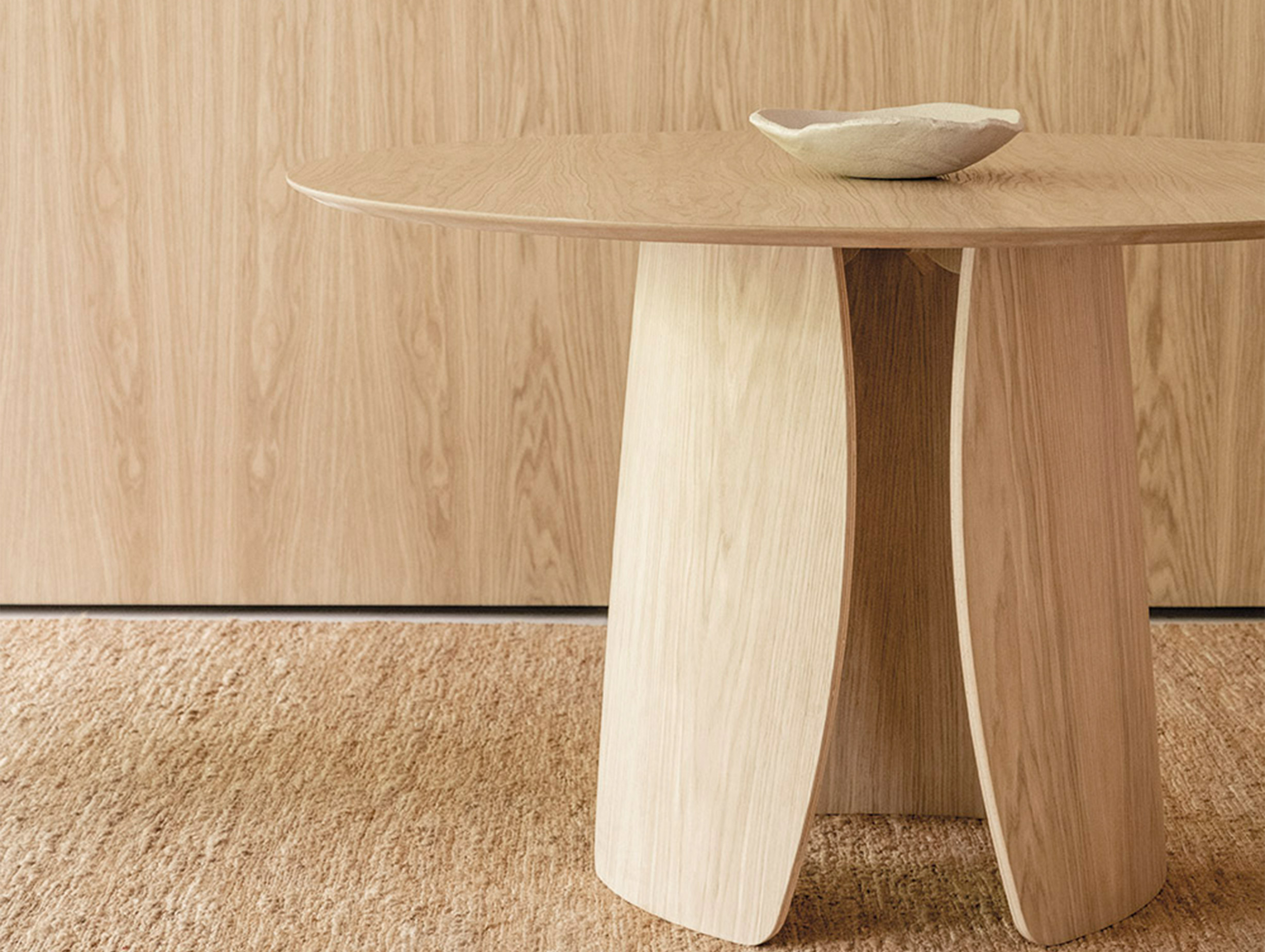 Stua jesus jon gasca petal table round oak ls