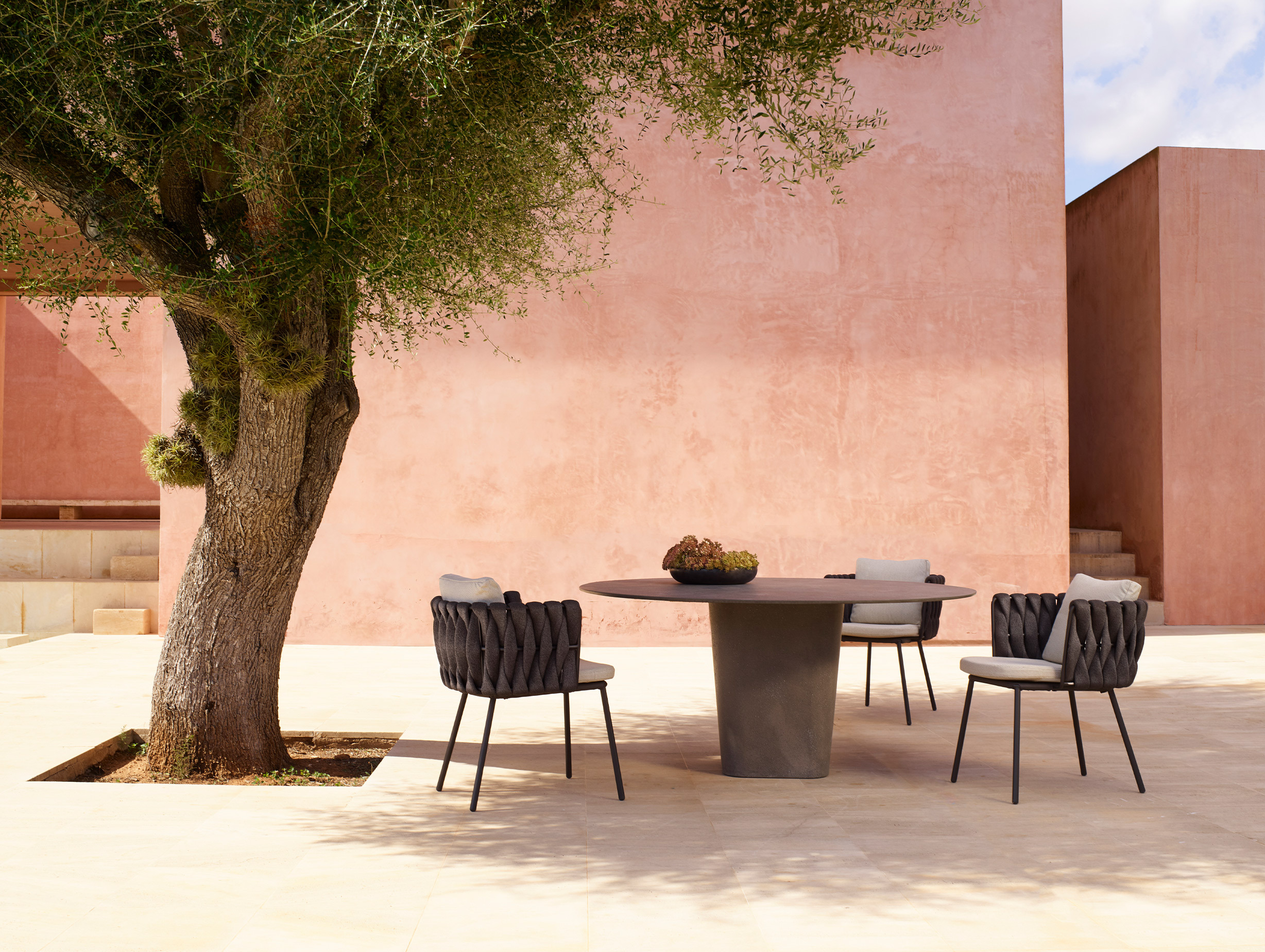 Tribu monica armani tao outdoor dining table lifestyle6