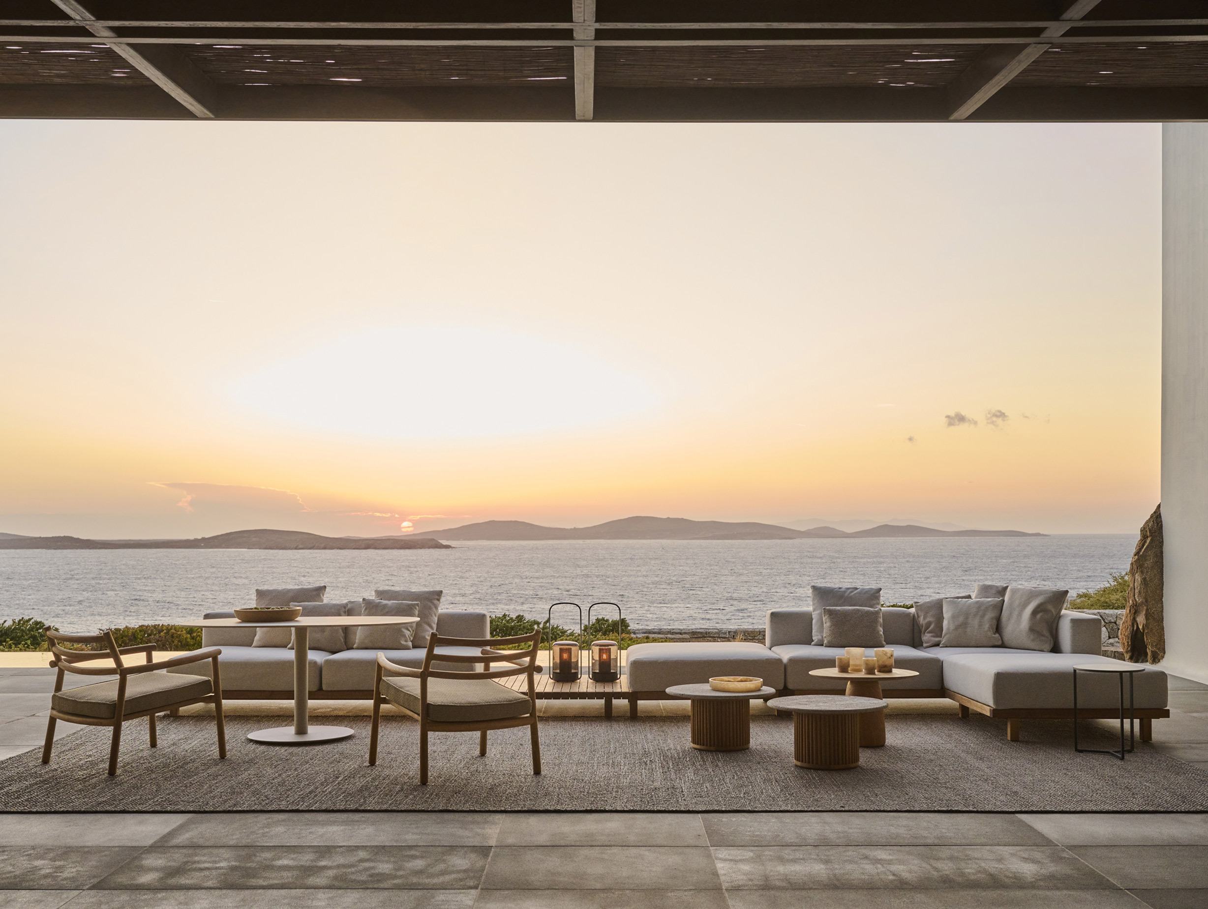 Tribu monica armani ukiyo lounge chair lifestyle3