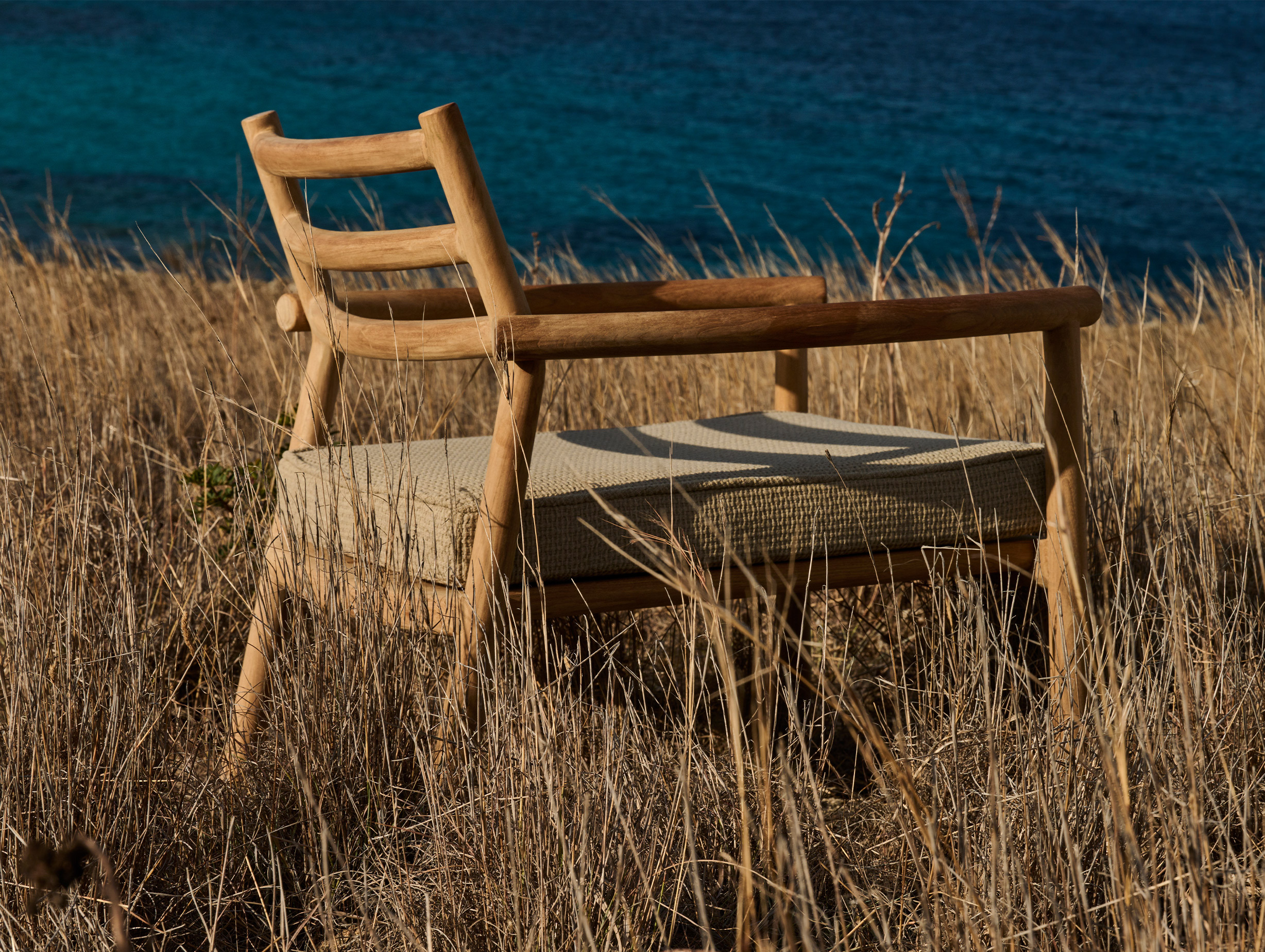 Tribu monica armani ukiyo lounge chair lifestyle7