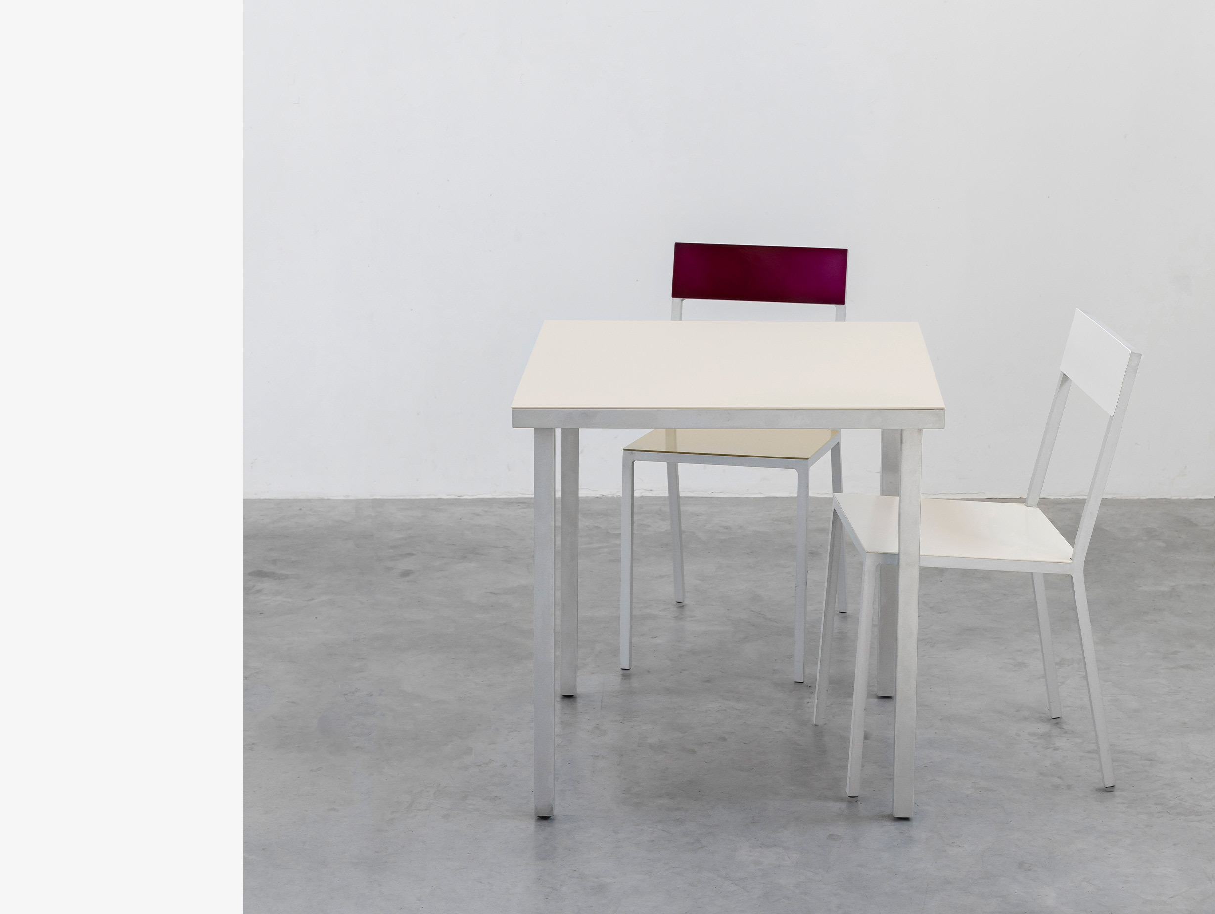 Valerie object muller van severen alu table small lifestyle2