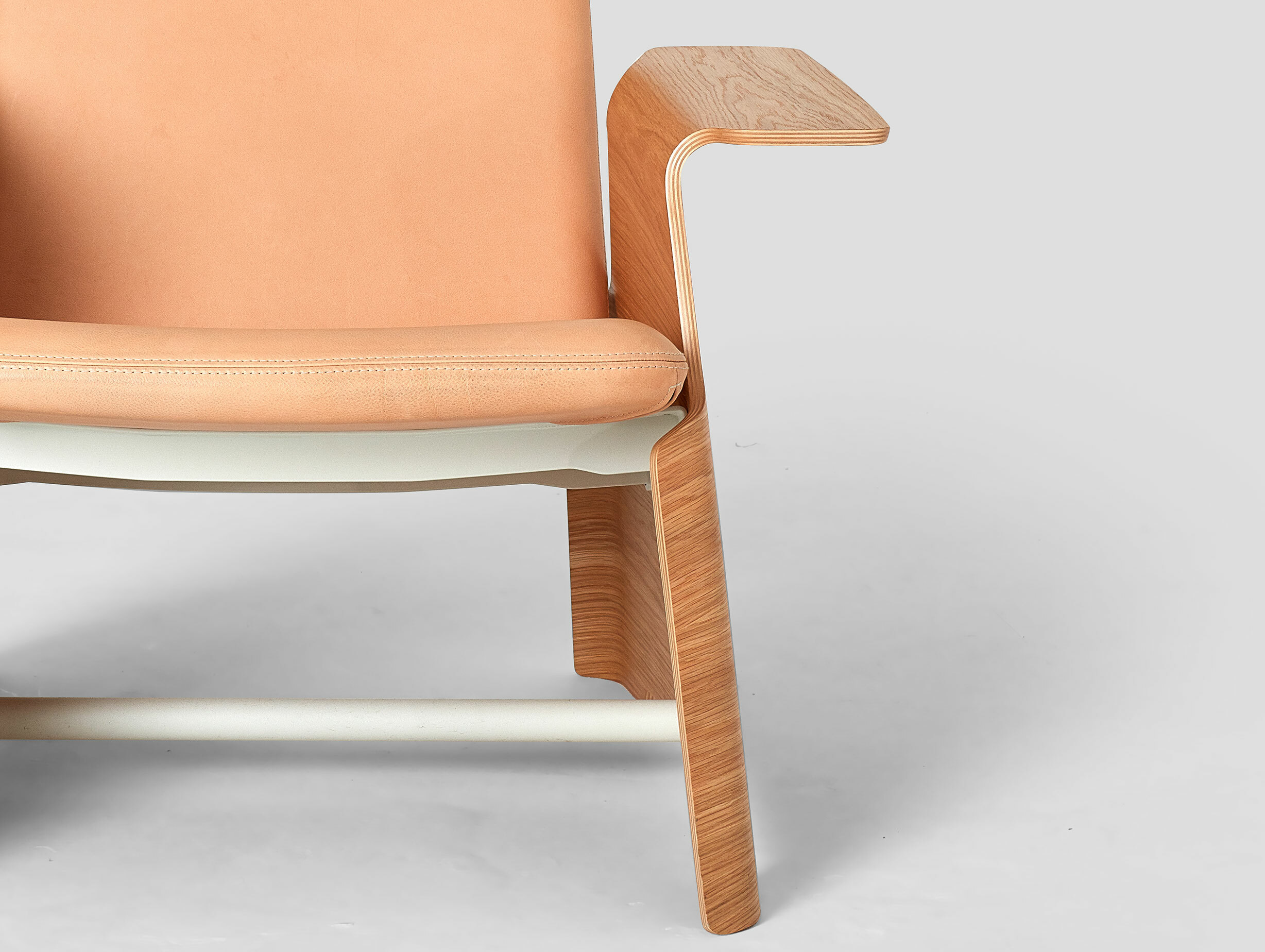 VGP Ed Carpenter André Klauser Oval Armchair Low Back Lifestyle 2