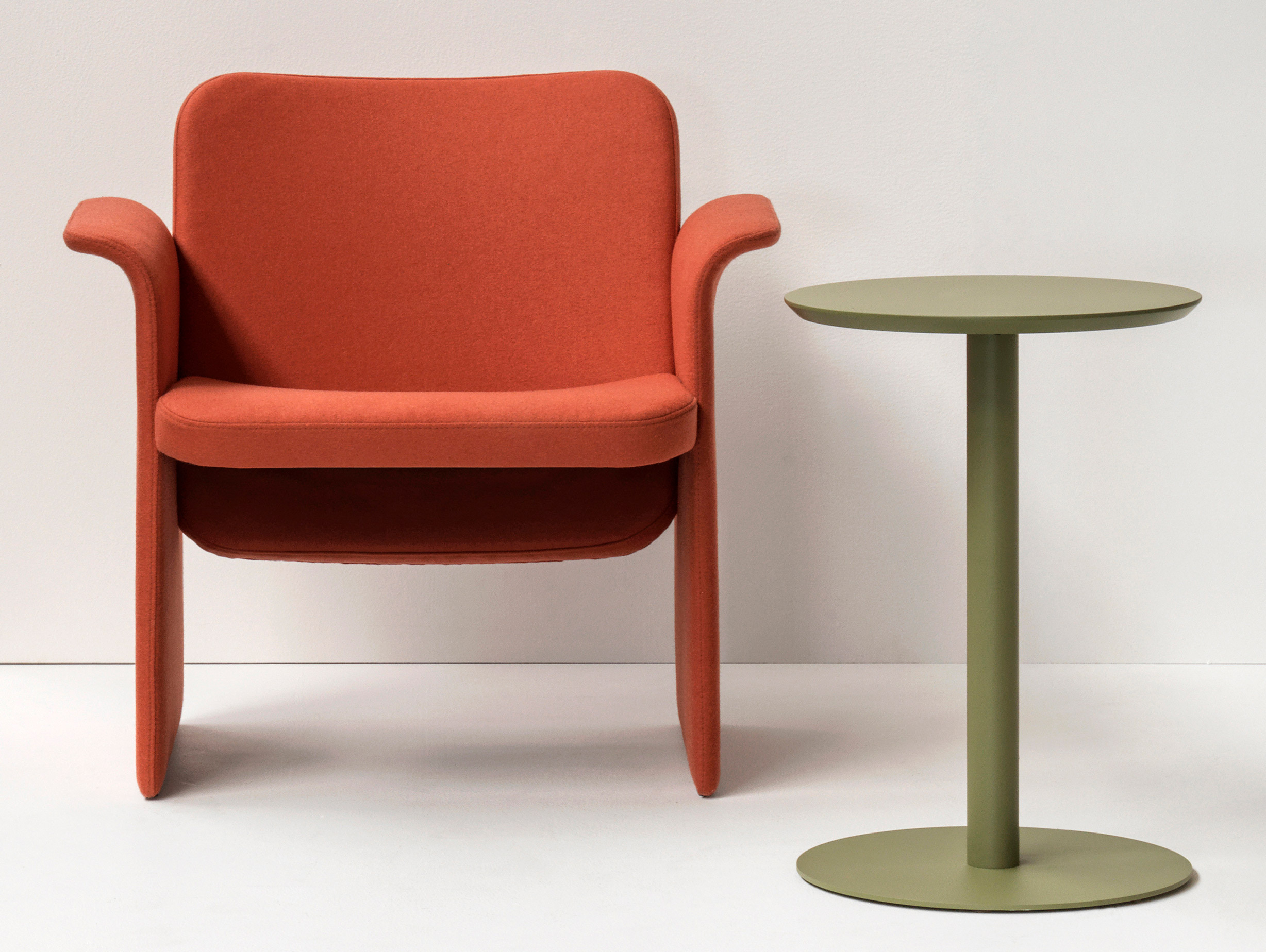 Very good and proper john tree quattro lounge chair lifestyle1