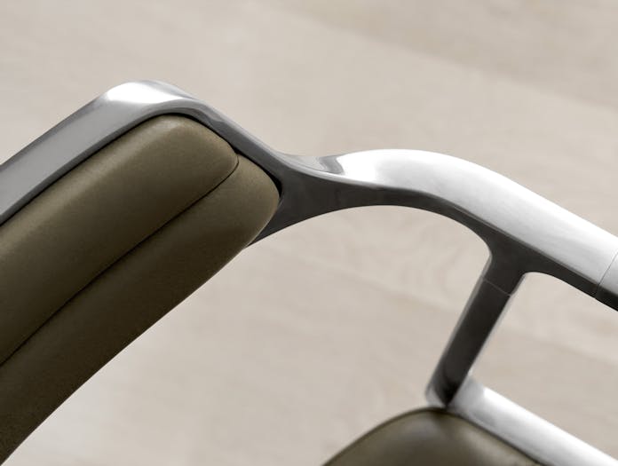 Vipp 452 swivel chair polished aluminium leather castors lifestyle8