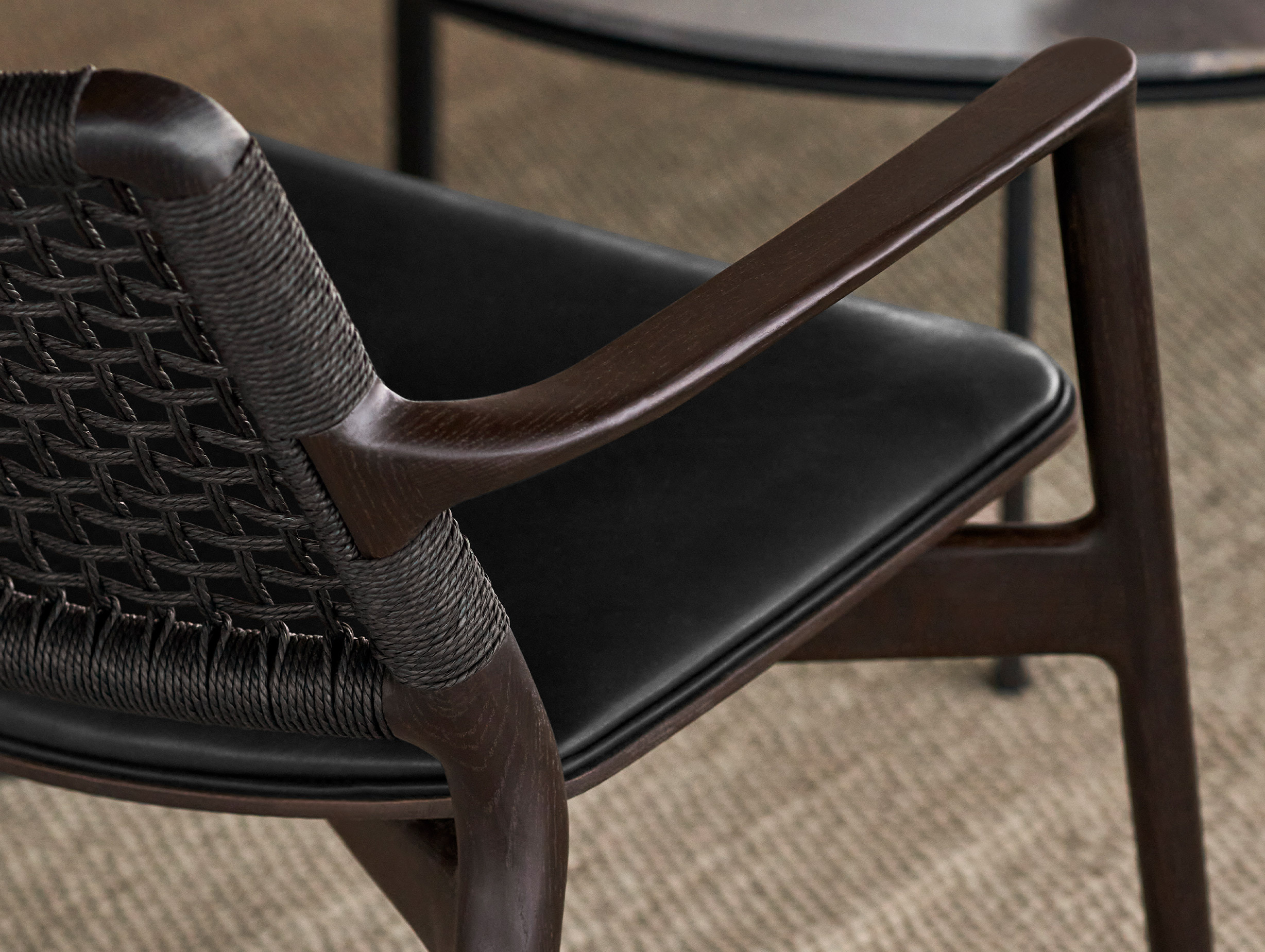 Vipp 488 cabin lounge chair dark oak lifestyle3