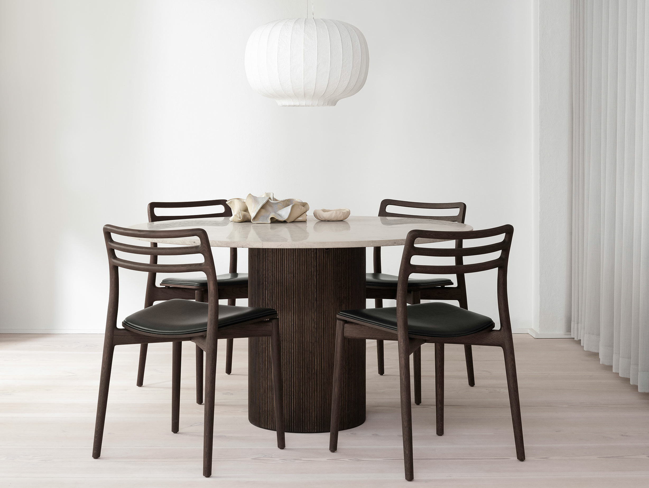 Vipp cabin table lifestye 4