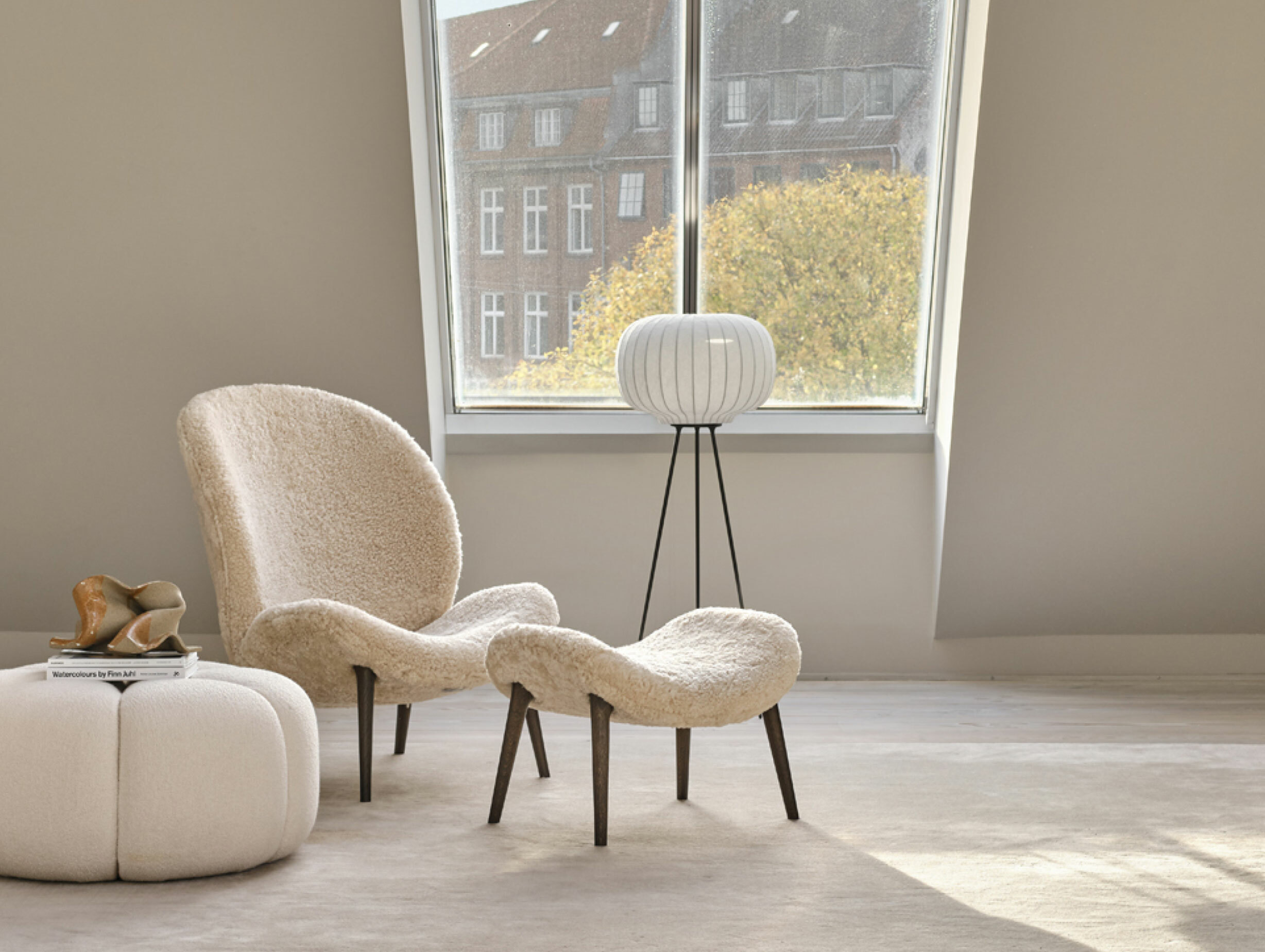 Vipp lodge lounge chair lifestyle 1