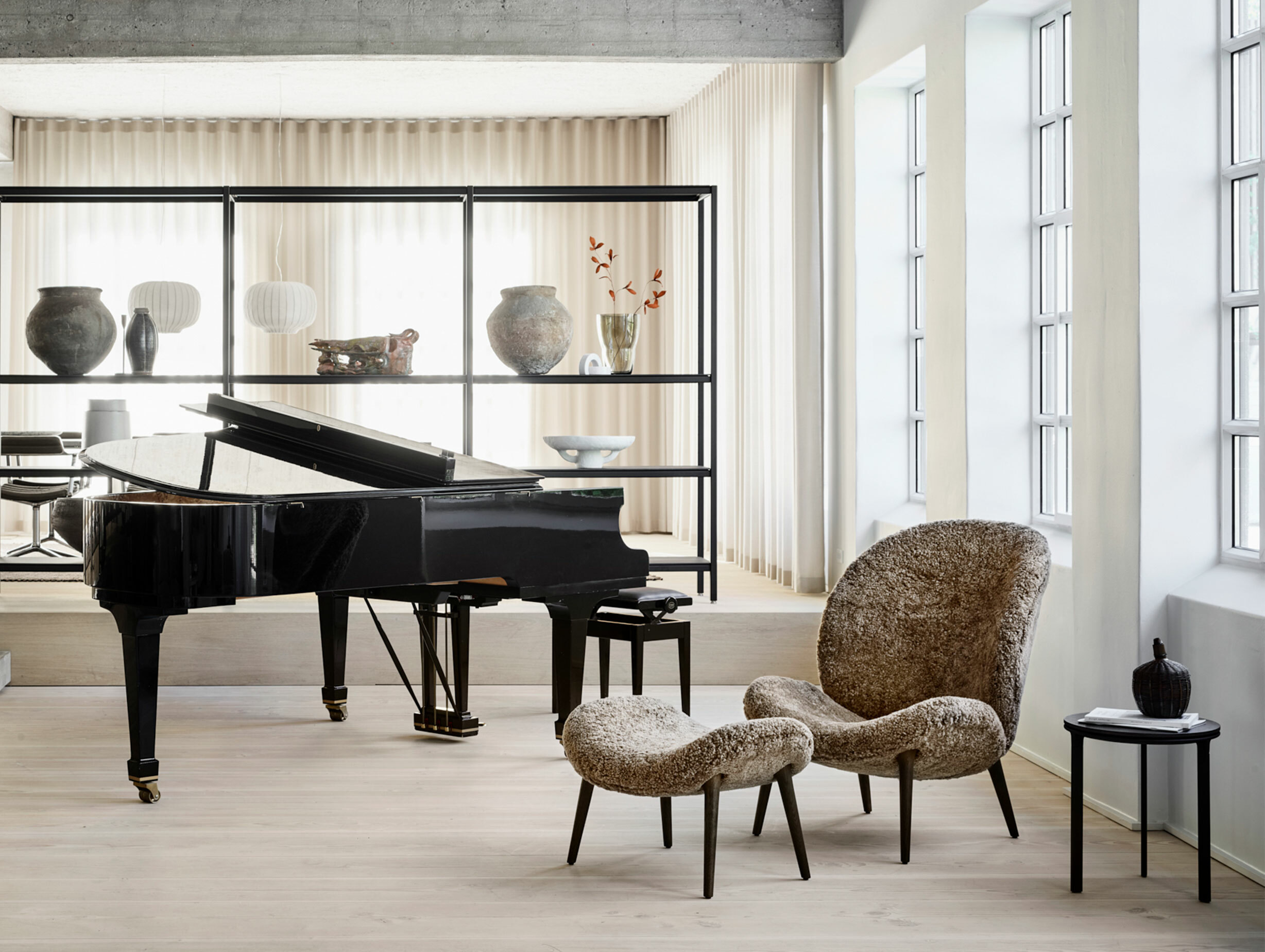 Vipp lodge lounge chair lifestyle 3