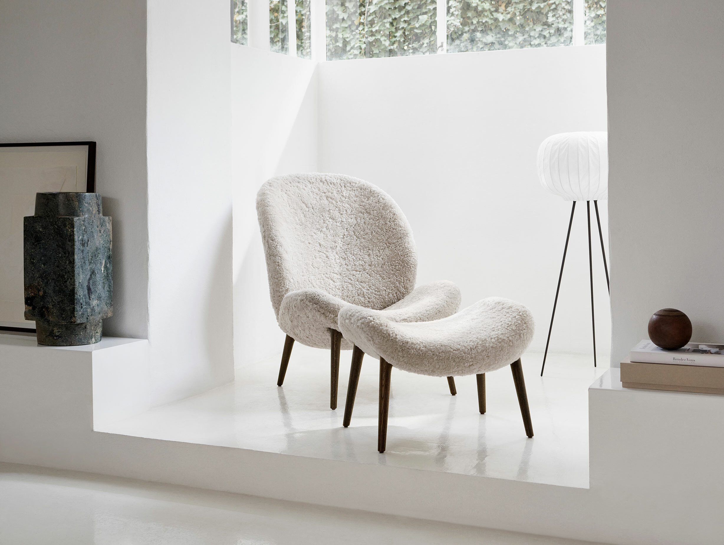 Vipp lodge lounge chair lifestyle 5