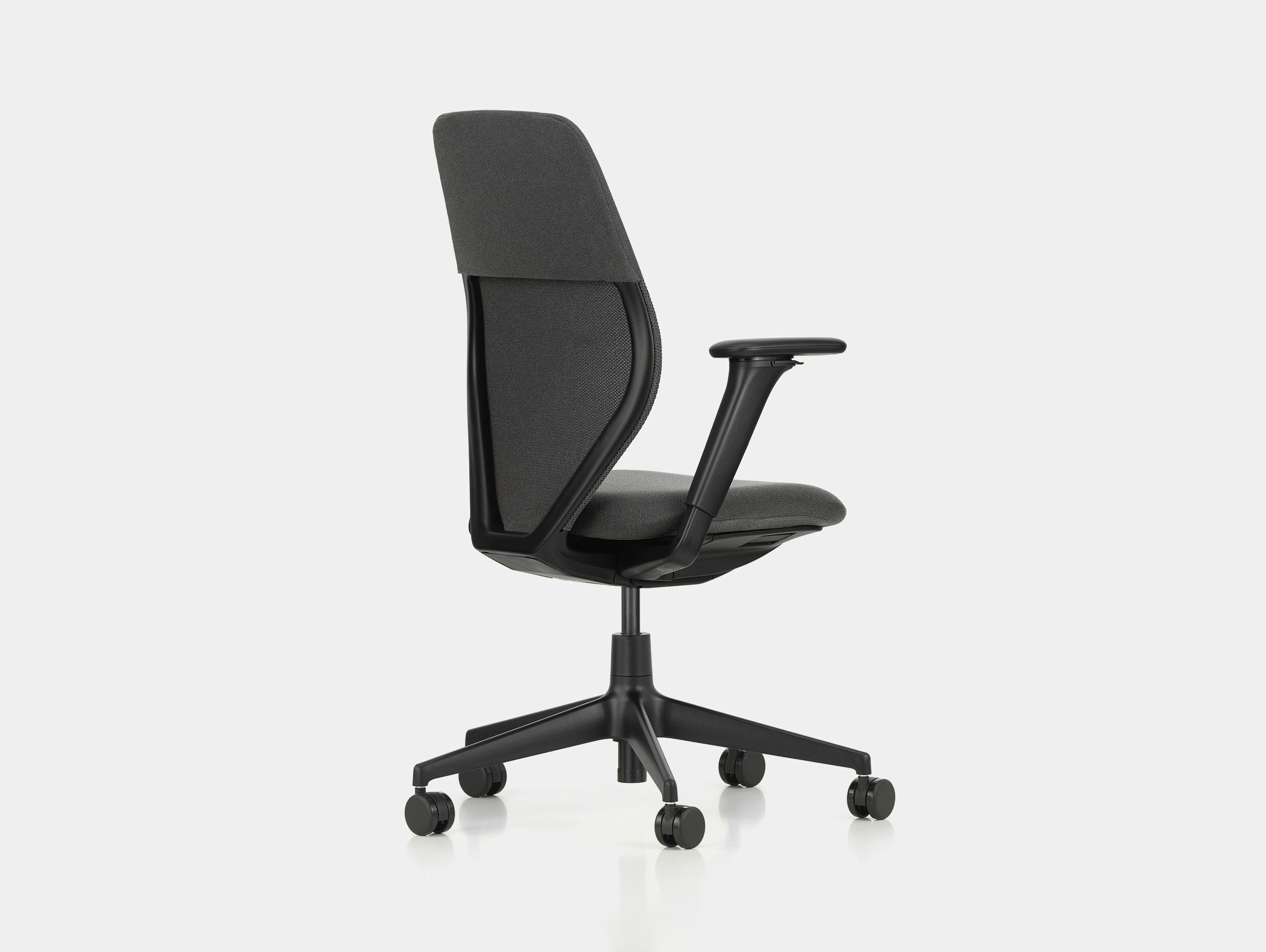 Vitra Antonio Citterio ACX Chair Carbon 2