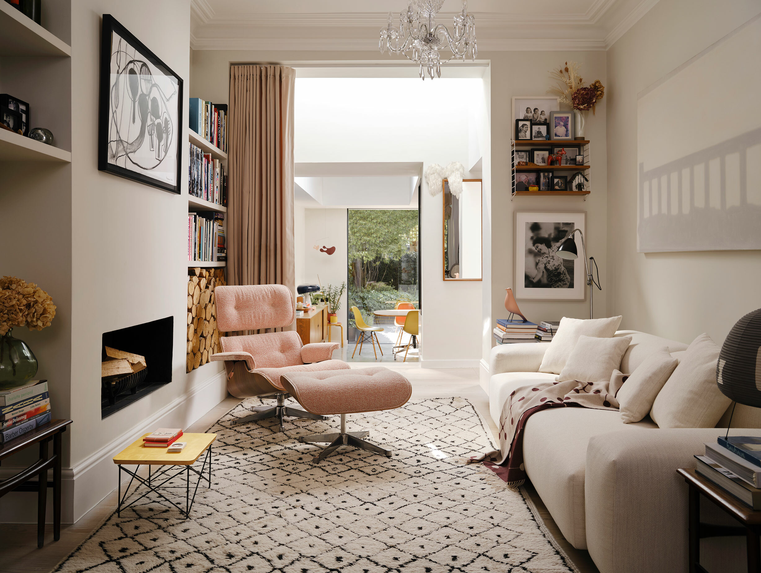 Vitra Eames Lounge Chair Ottoman Nubia Lifestyle 5