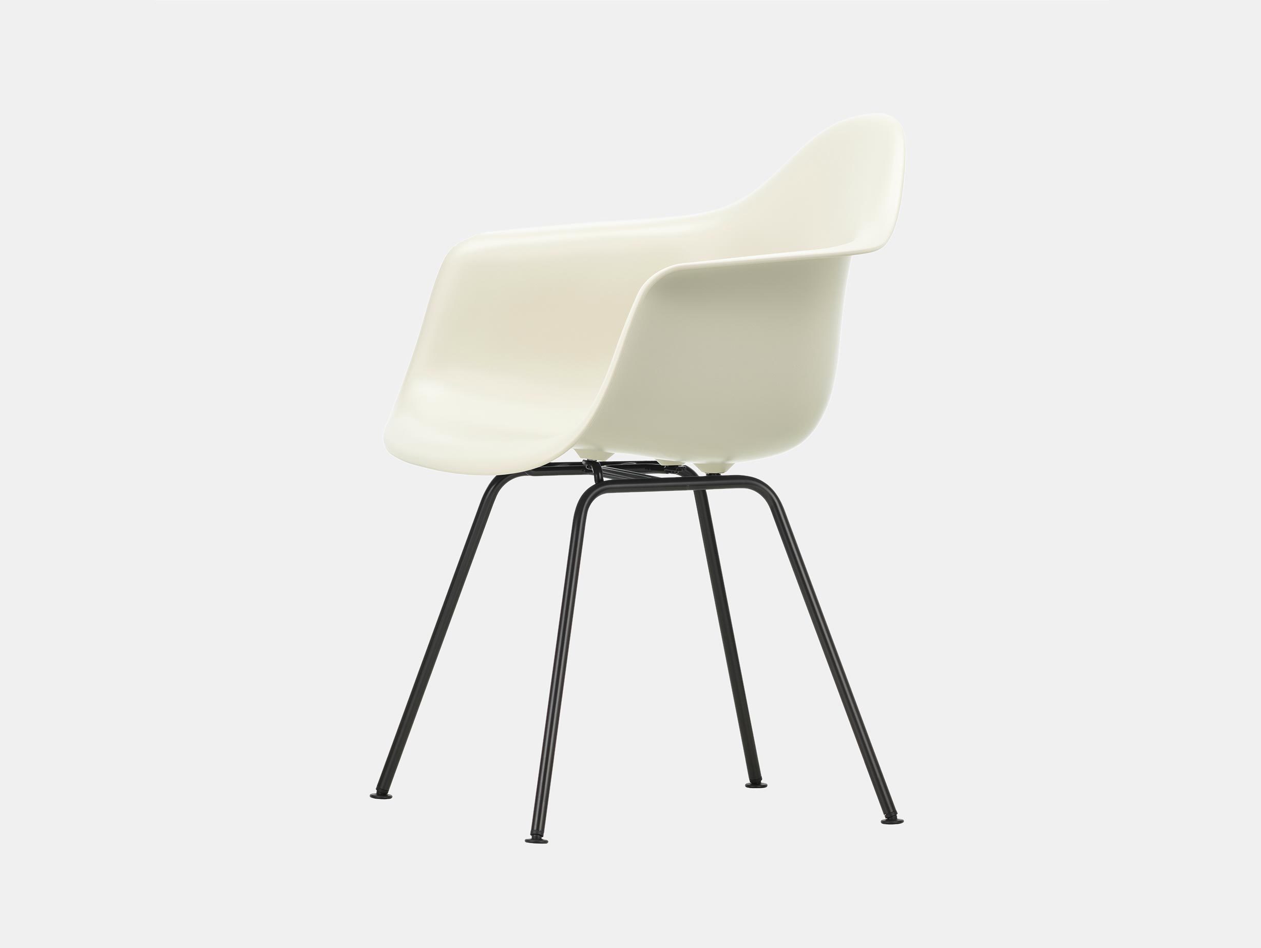 Vitra Eames Plastic Armchair DAX 11 Pebble Blk