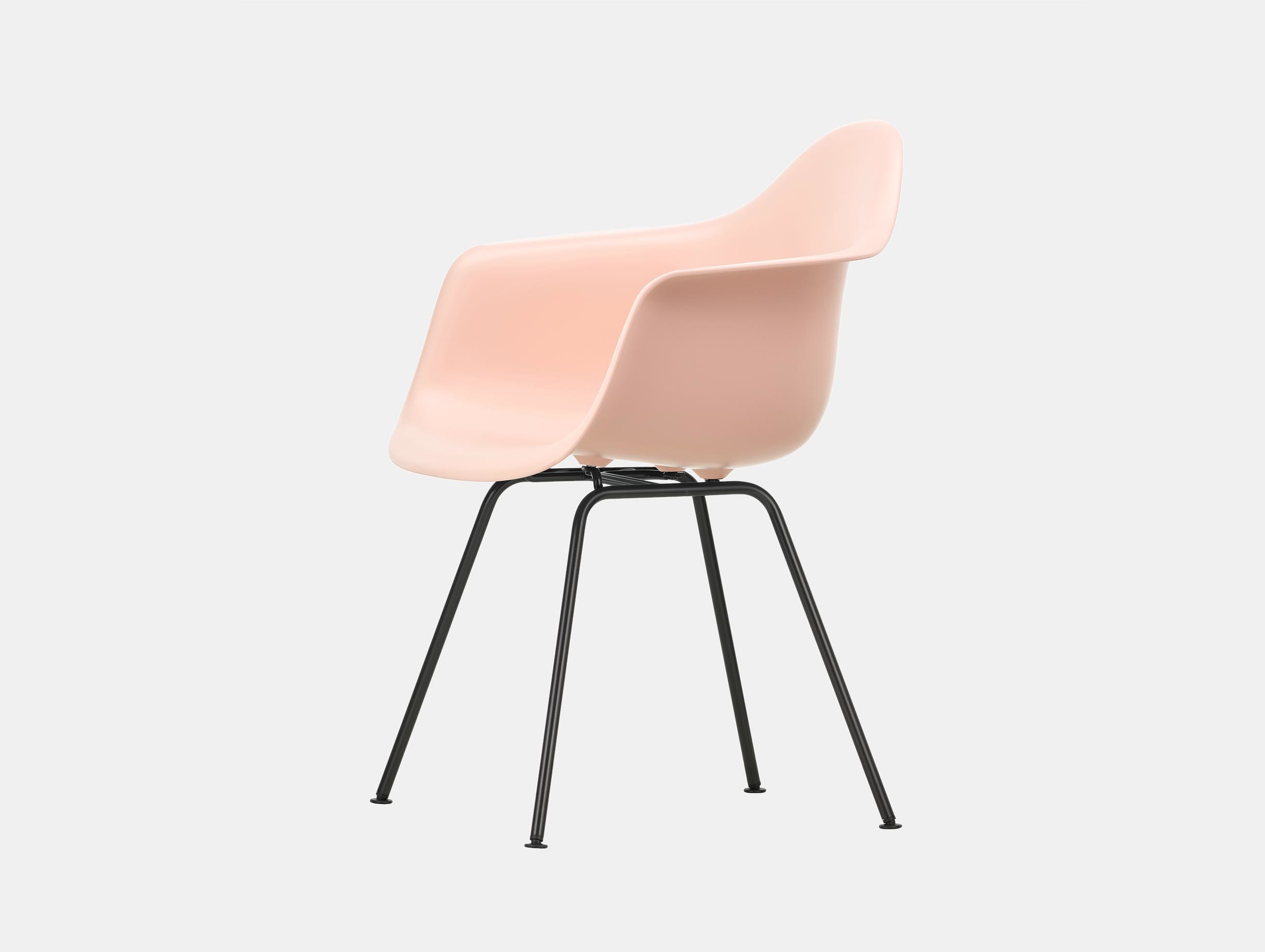 Vitra Eames Plastic Armchair DAX 41 Pale Rose Blk