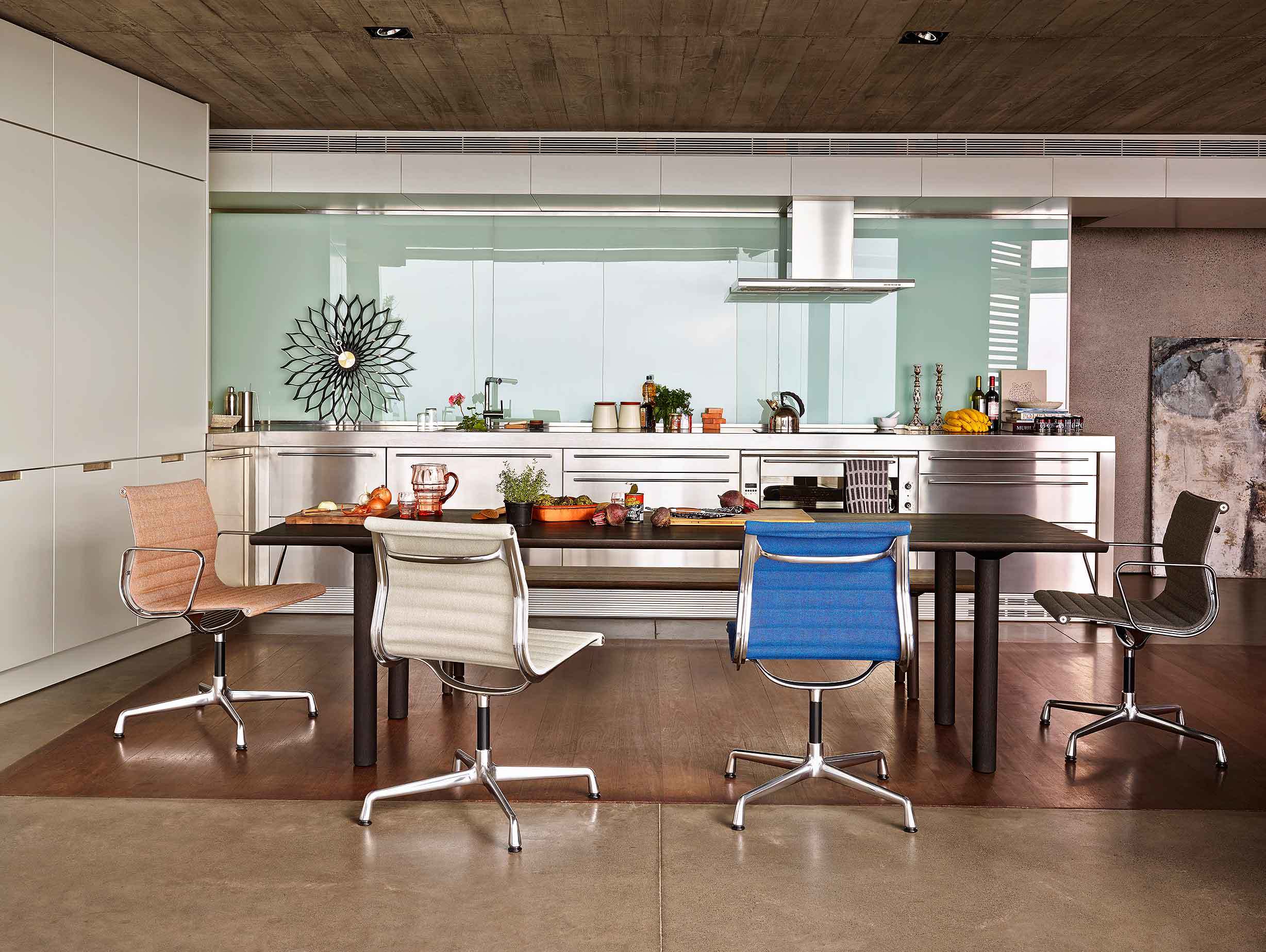 Vitra EA101 Aluminium Group Chair 2 lifestyle image