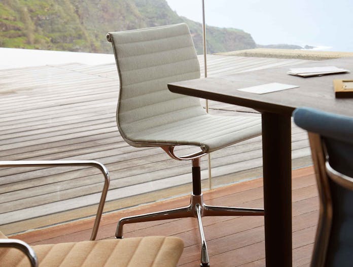 Vitra EA101 Aluminium Group Chair lifestyle image