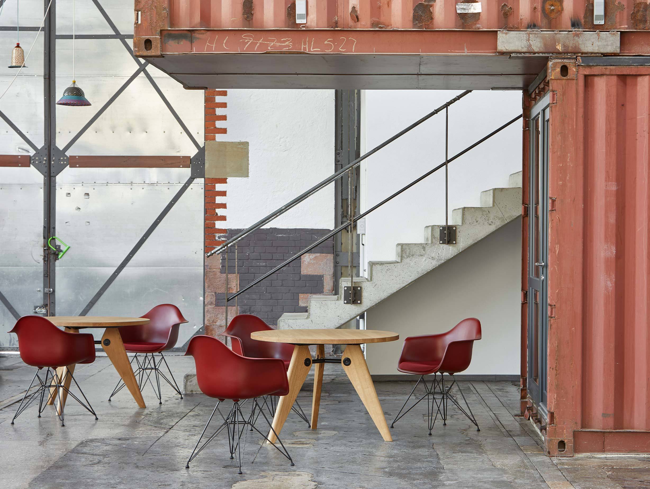 Vitra Gueridon Dining Table Prouve LS 4