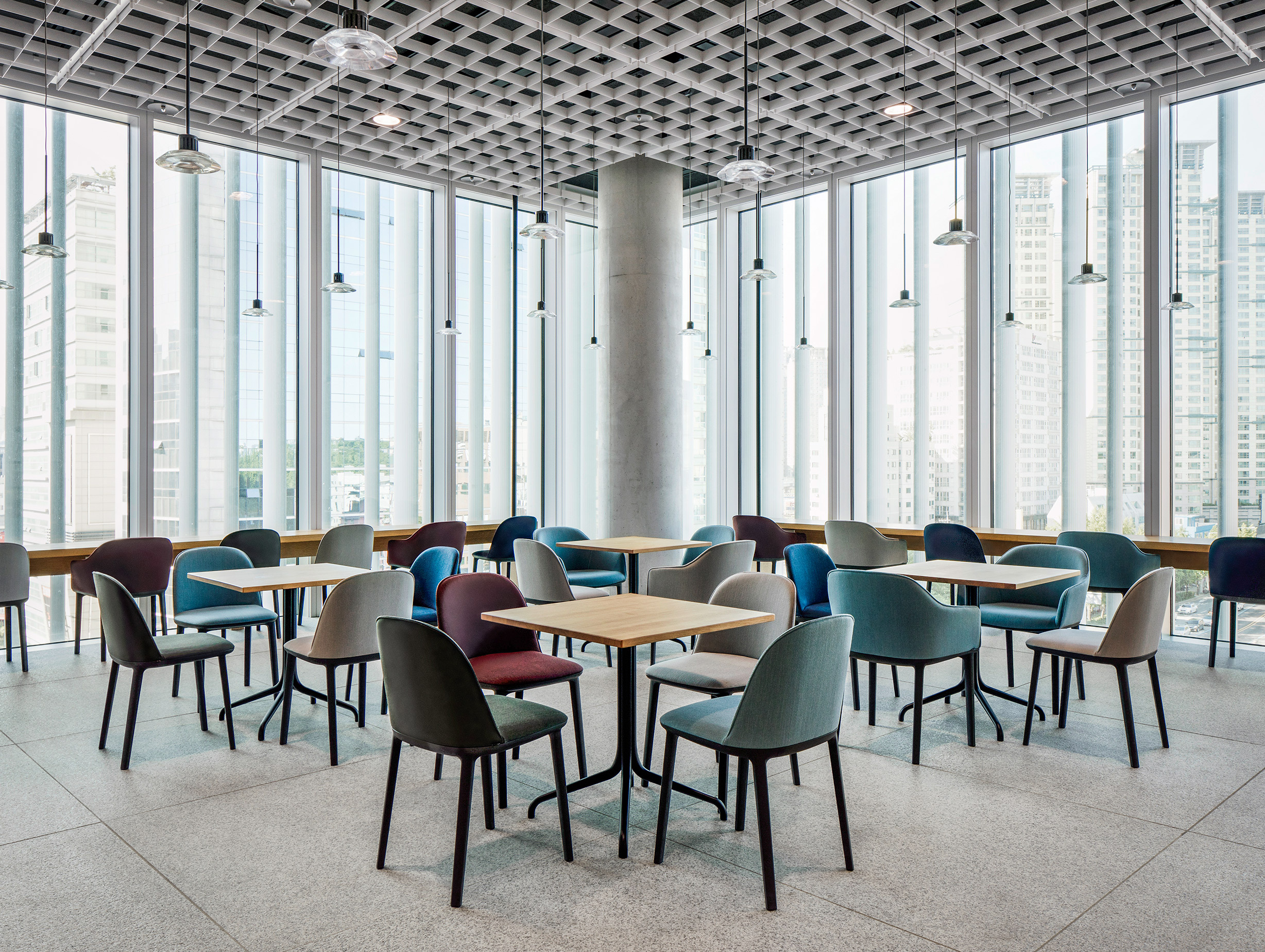 Vitra bouroullec belleville table rec lifestyle 12