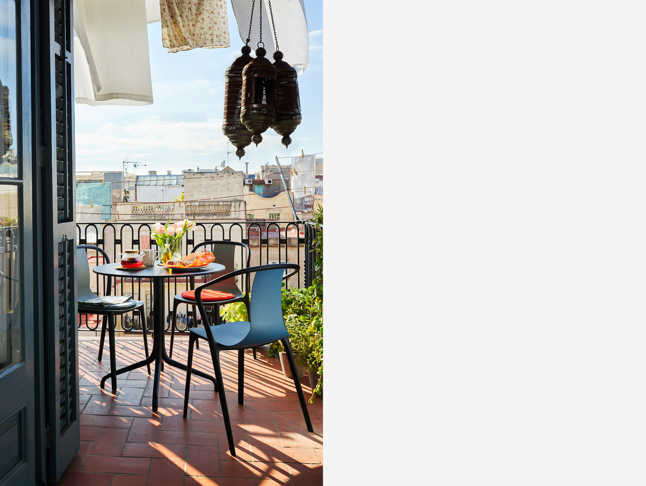 Vitra bouroullec belleville table round lifestyle 11