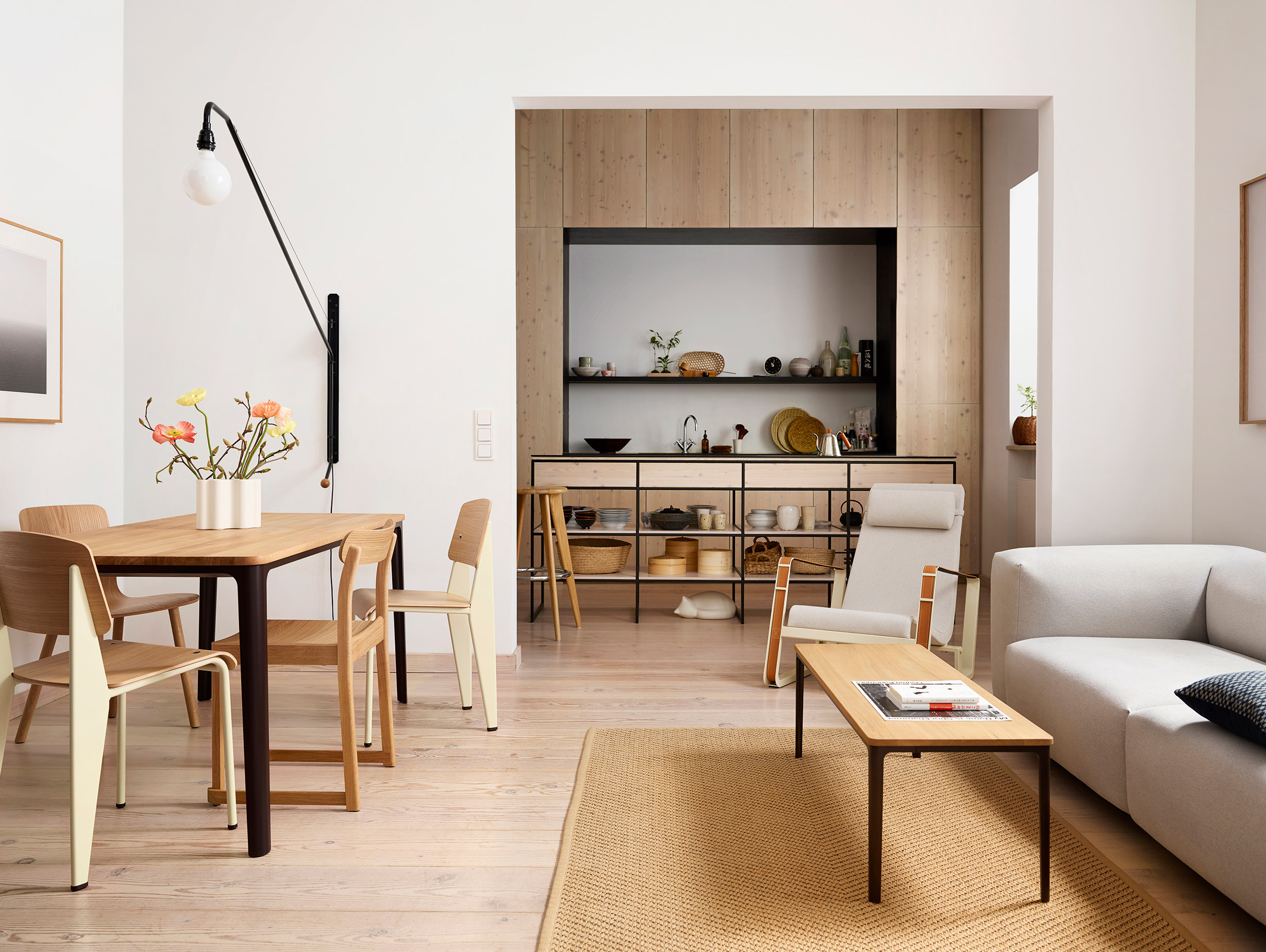 Vitra jean pouve potence wall light lifestyle 10