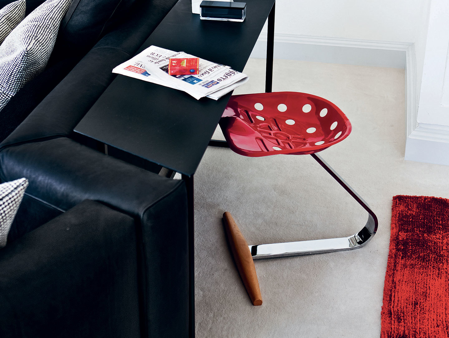 Zanotta Mezzadro Stool Achille Pier Giacomo Castiglioni