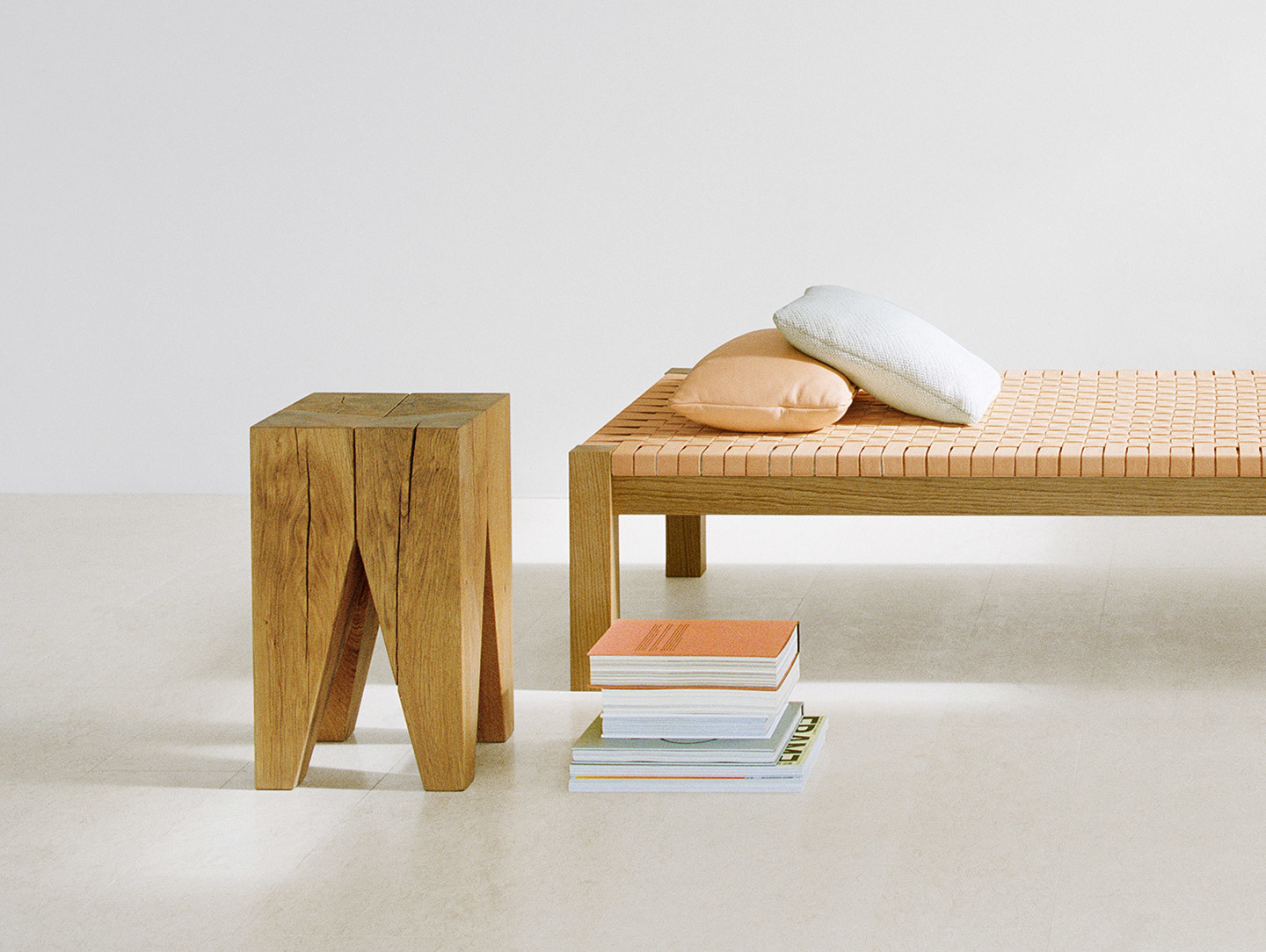 E15 philipp mainzer backenzahn stool image