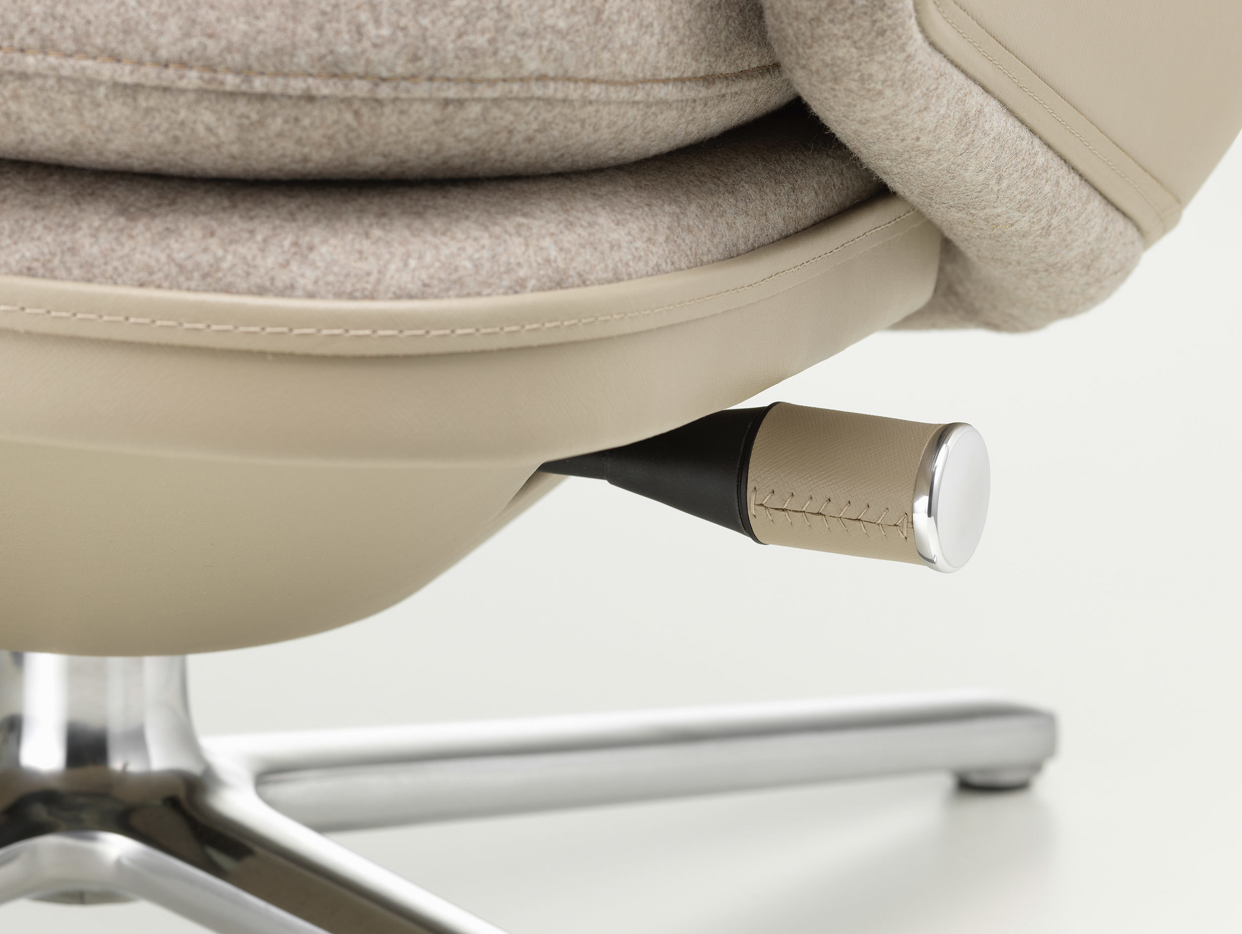 Vitra grand relax lounge chair 3