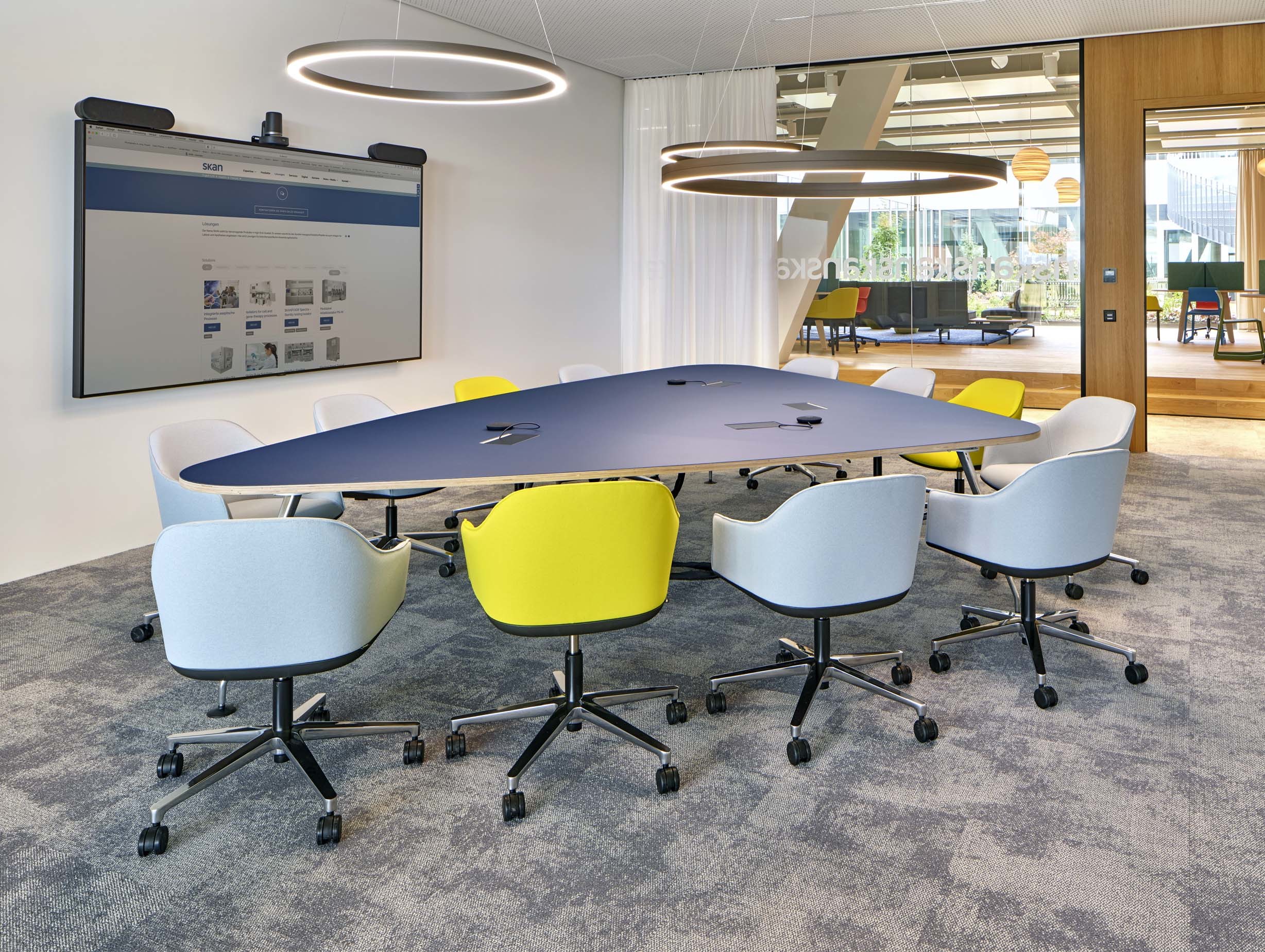 Vitra softshell office chair lifestyle